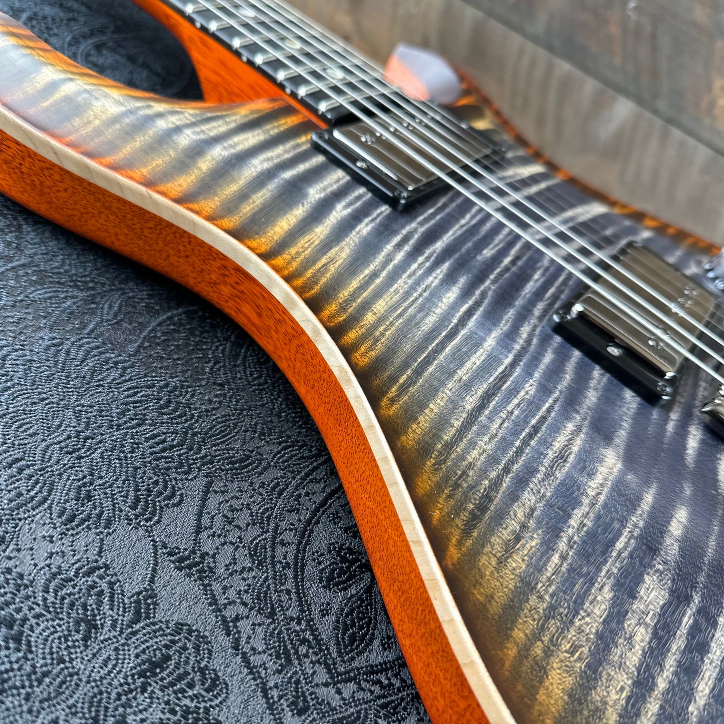 PRS DGT David Grissom Signature Wood Library Flame Maple 10 Top, Korina Back/Neck, Ebony FB - Burnt Maple Leaf 391478