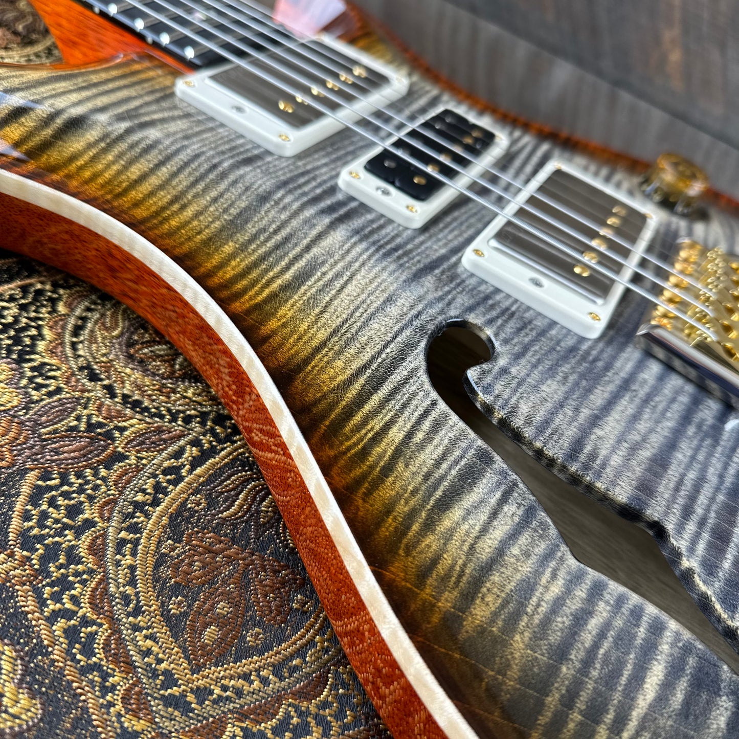 PRS Wood Library Special 22 Semi-Hollow - Flame Maple 10 Top Korina Back/Neck Ebony FB - Burnt Maple Leaf 391576