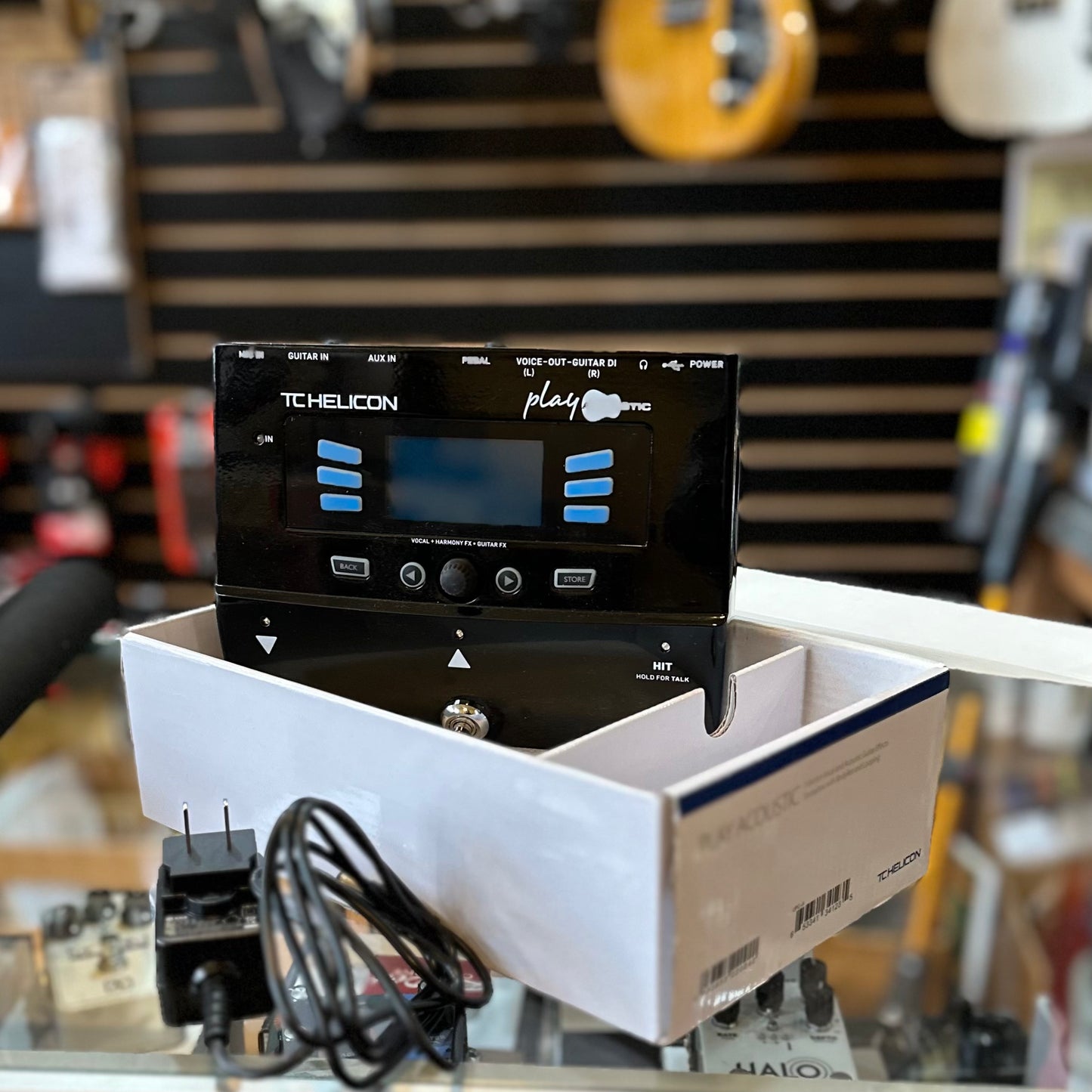 Used TC Helicon Voicelive Play Acoustic