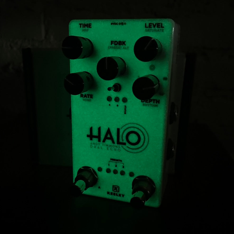 Keeley Glow in the Dark Halo Andy Timmons Signature Dual Echo Limited Edition White / Glow-in-the-Dark