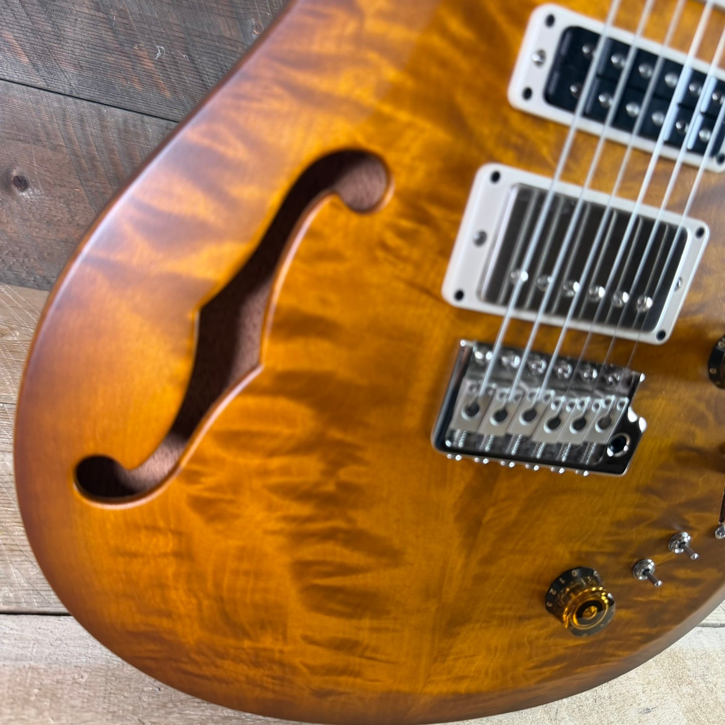 PRS S2 Wood Library Special Semi-Hollow Quilted Top Ebony Fretboard Violin Amber Sunburst  S2088392