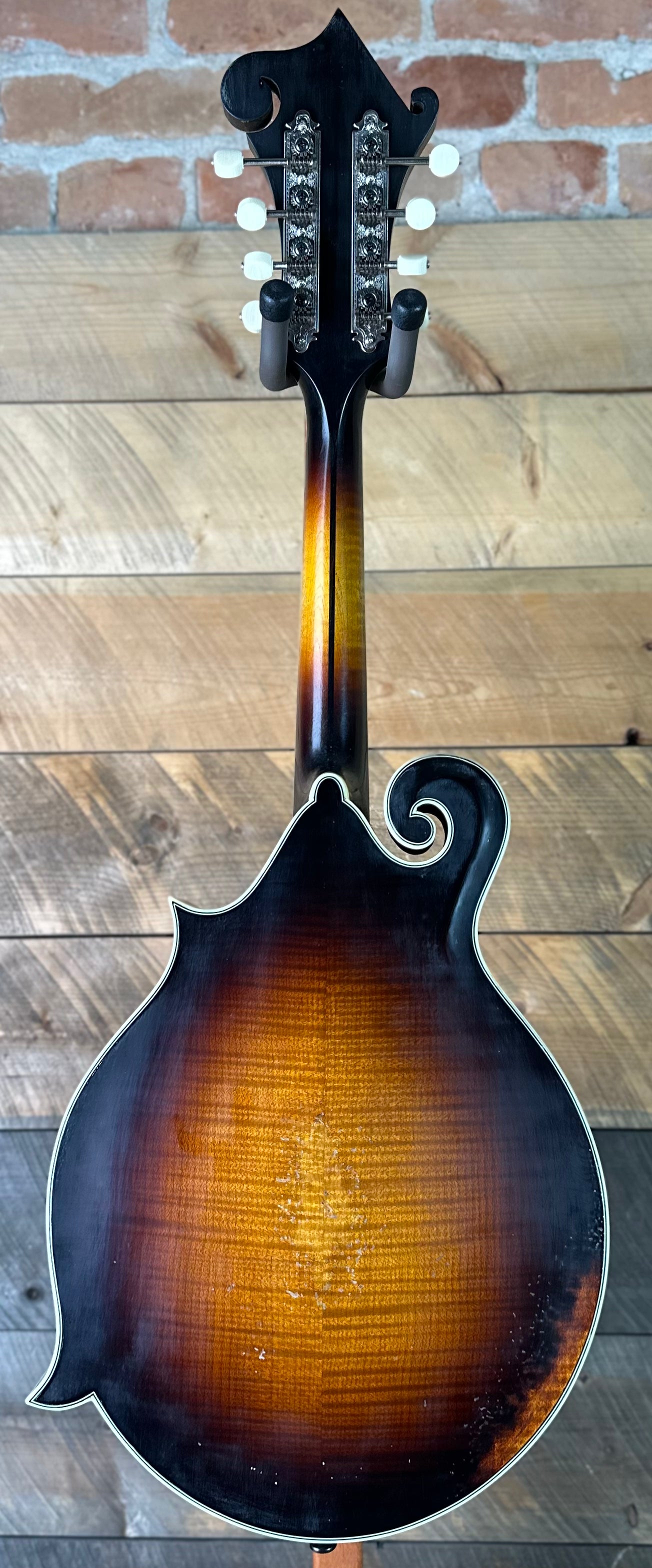 Eastman MD815/V Varnish Finish F-Style Mandolin - Antique Sunburst N2600632