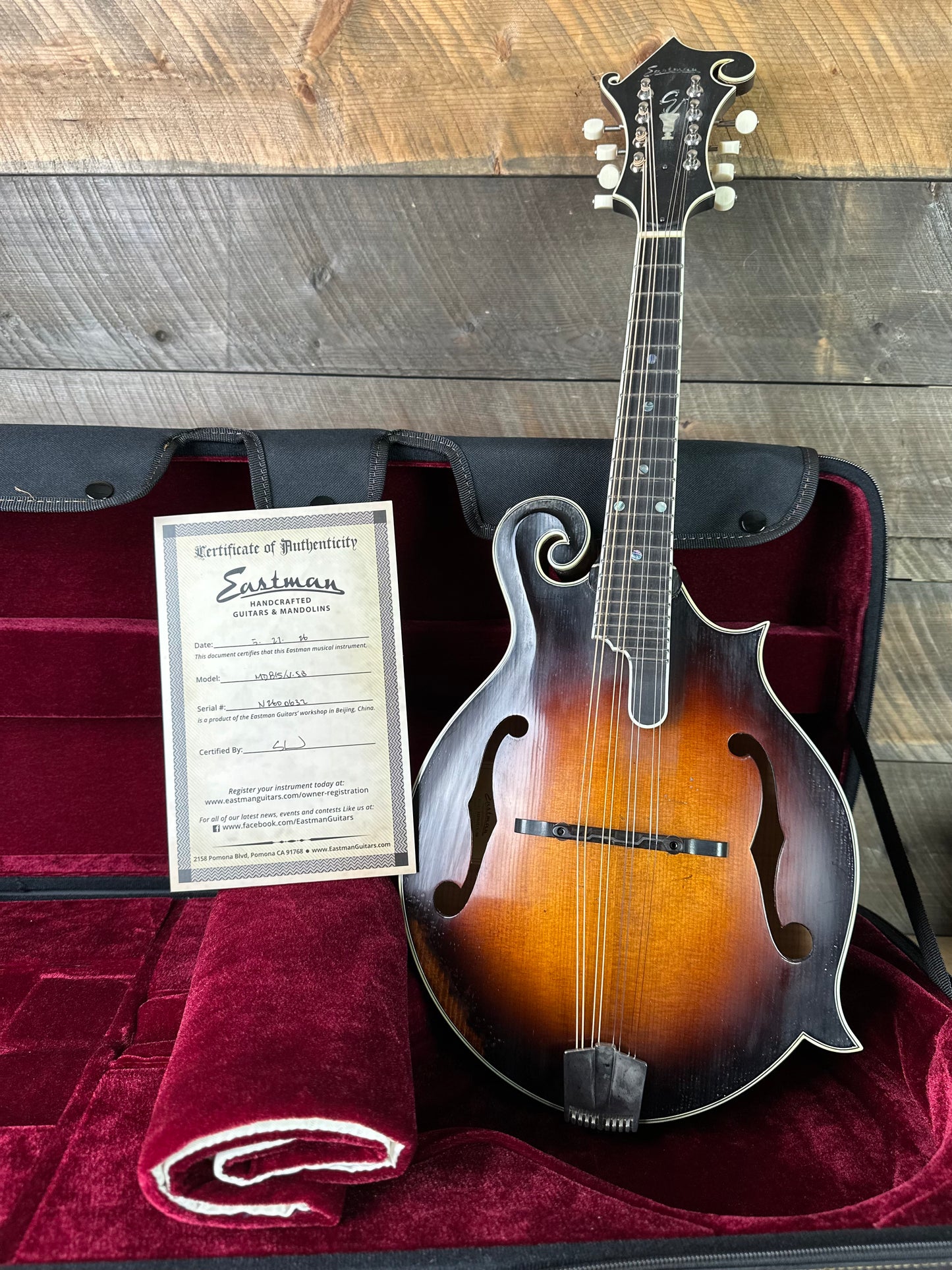 Eastman MD815/V Varnish Finish F-Style Mandolin - Antique Sunburst N2600632
