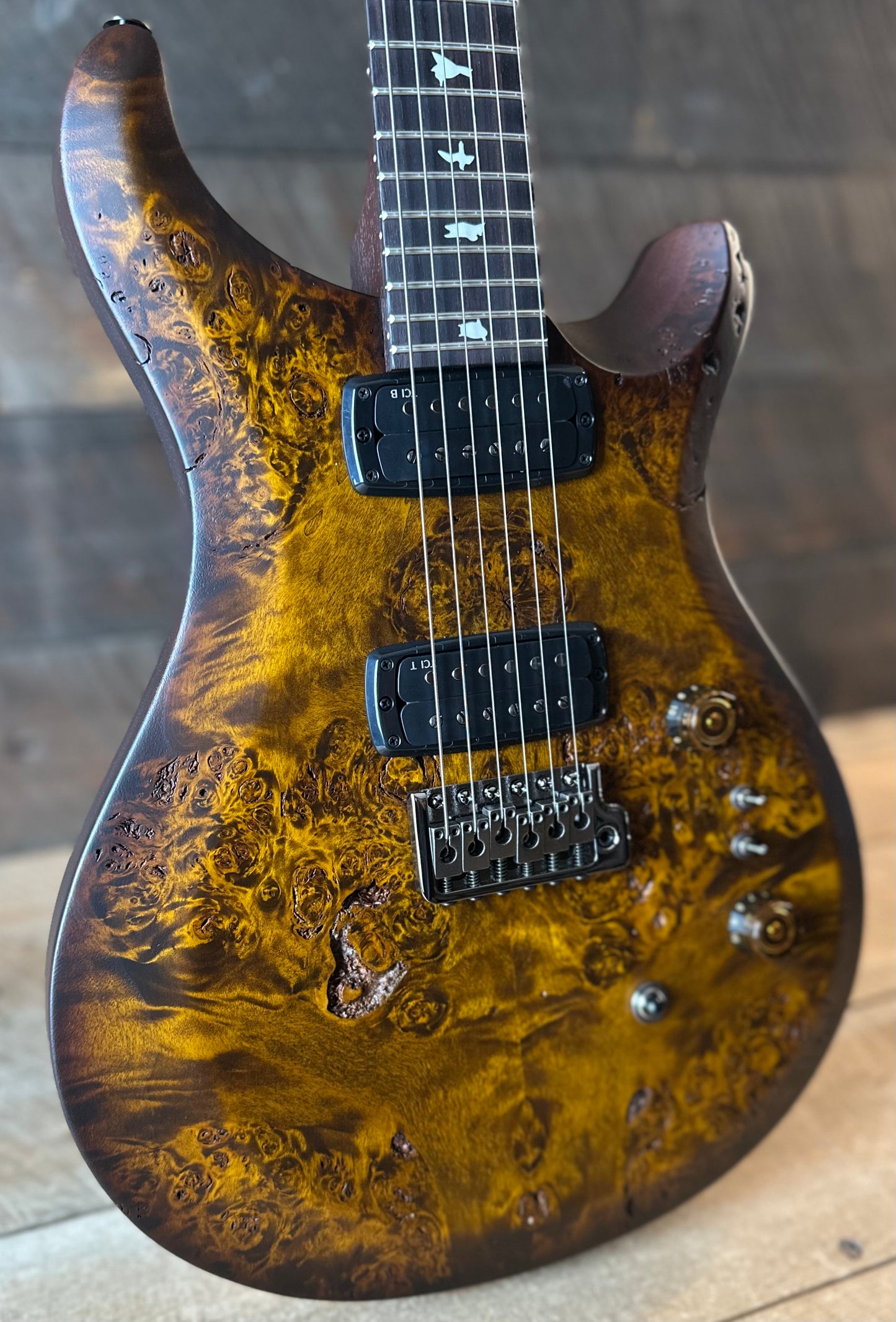 PRS Limited Edition Wood Library Select S2 Custom 24-08 Poplar Burl Top - Black Gold Burst  S2088926