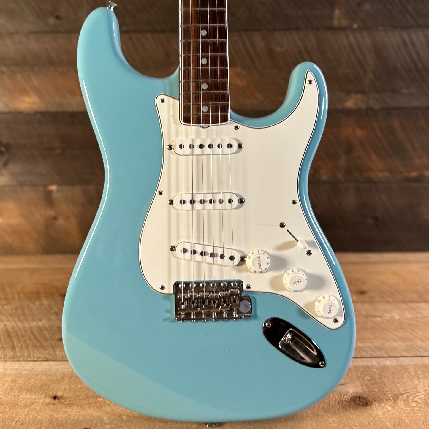 Used Fender Eric Johnson Stratocaster with Rosewood Fretboard - Tropical Torquoise