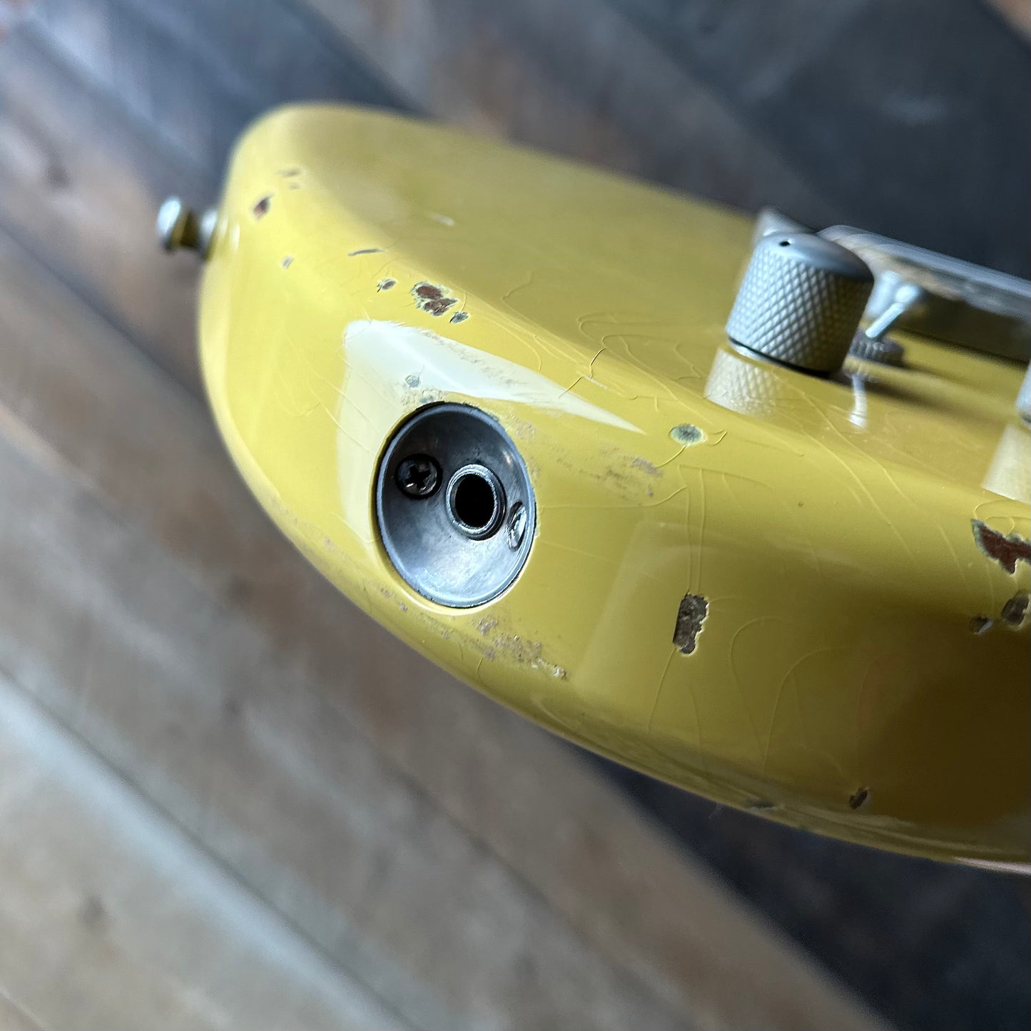 Tausch Guitars 665 Raw - Marshmallow Yellow 32603