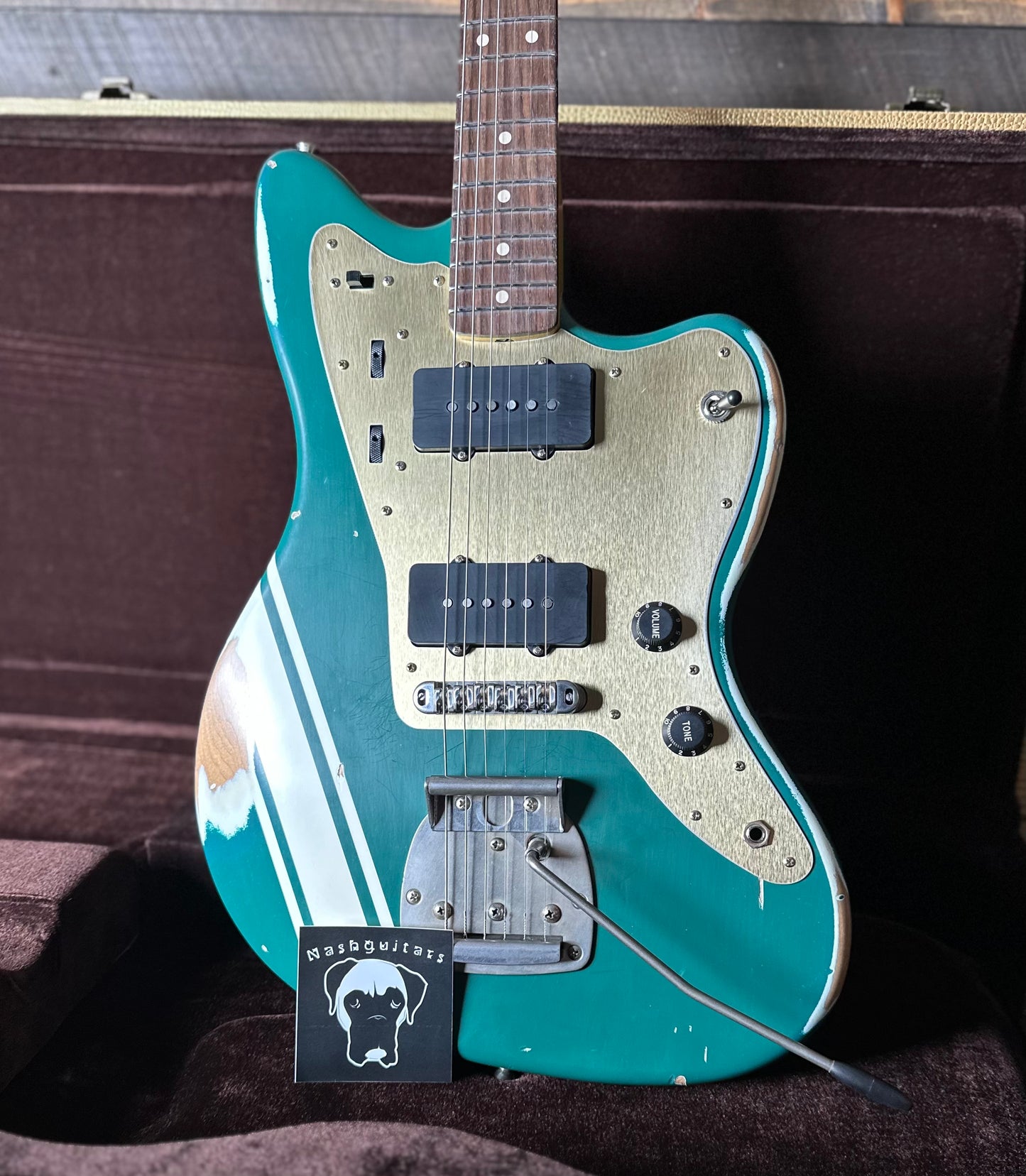 Nash JM-63 - British racing Green W/Racing Stripe QUI-2