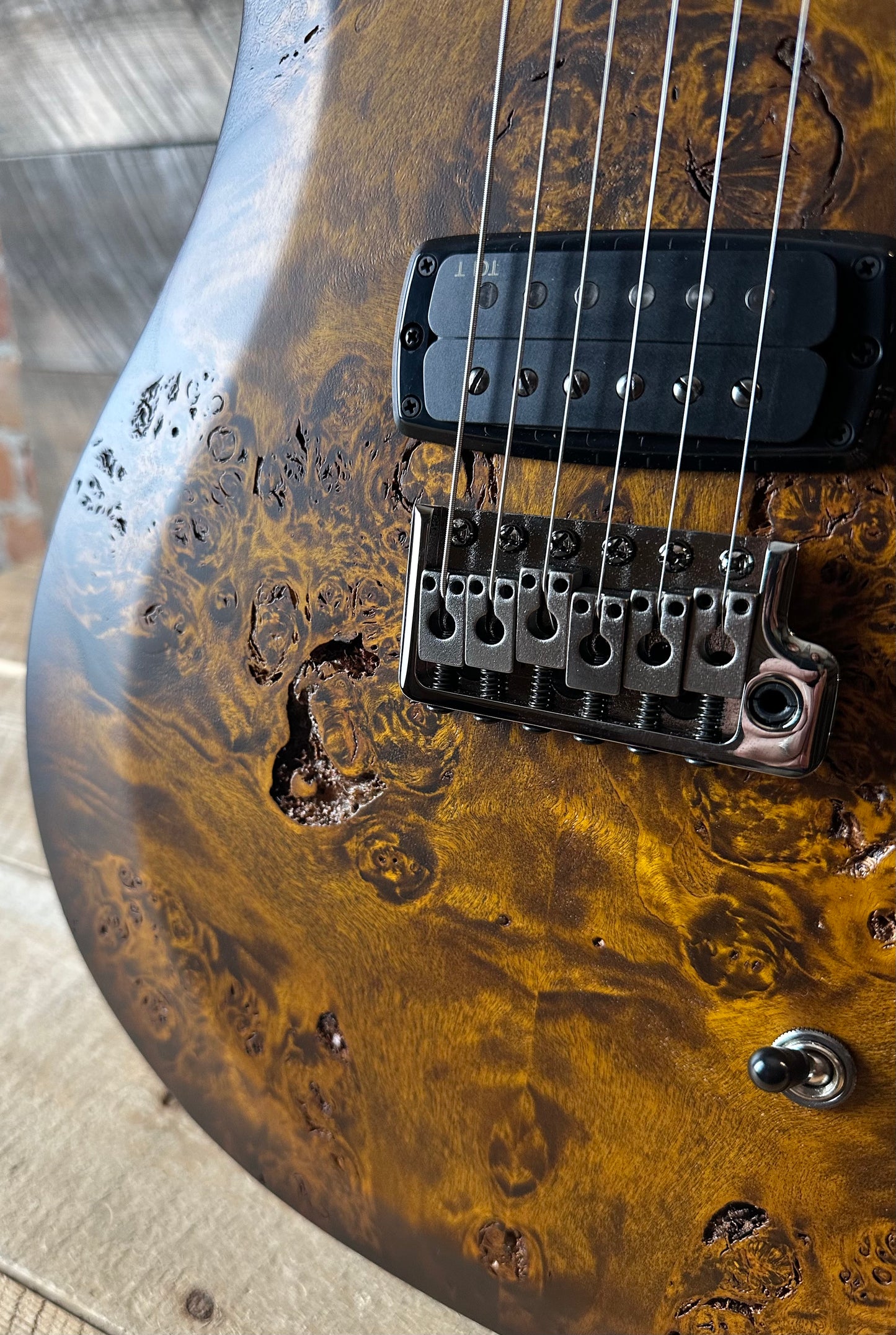 PRS Limited Edition Wood Library Select S2 Custom 24-08 Poplar Burl Top - Black Gold Burst  S2088926