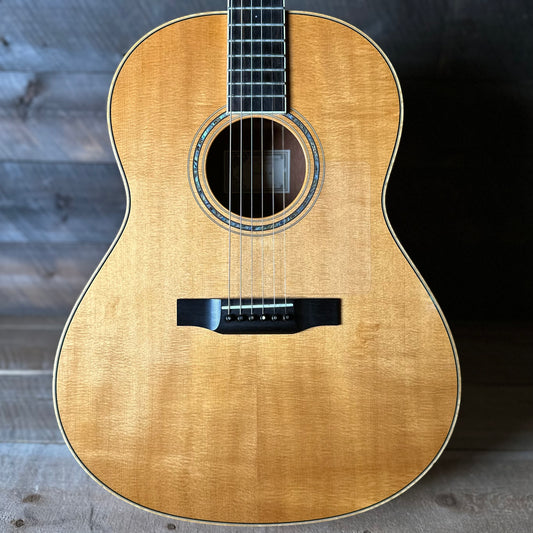 Used 2005 Larrivee L-05 Acoustic - Natural W/OHSC