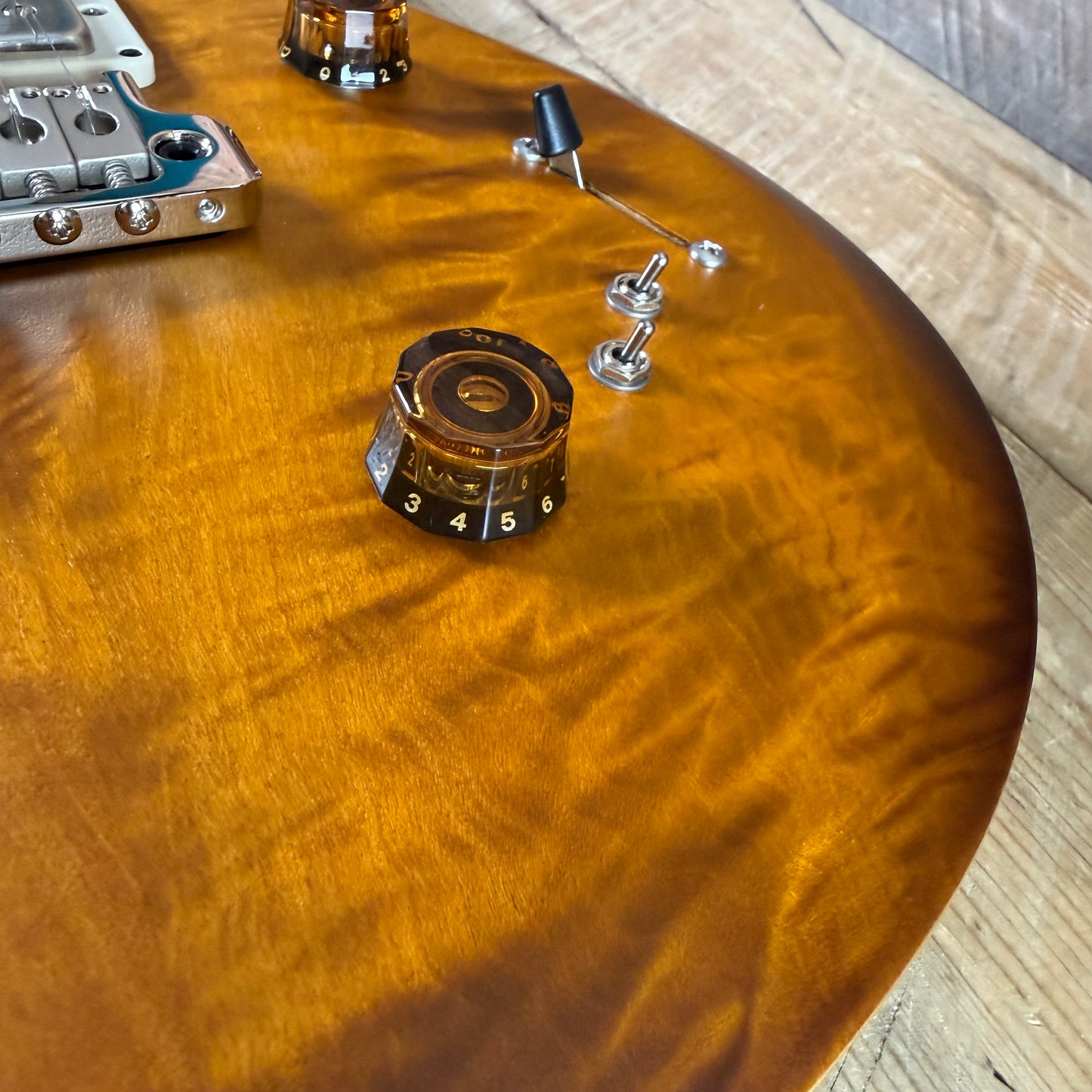 PRS S2 Wood Library Special Semi-Hollow Quilted Top Ebony Fretboard Violin Amber Sunburst  S2088392