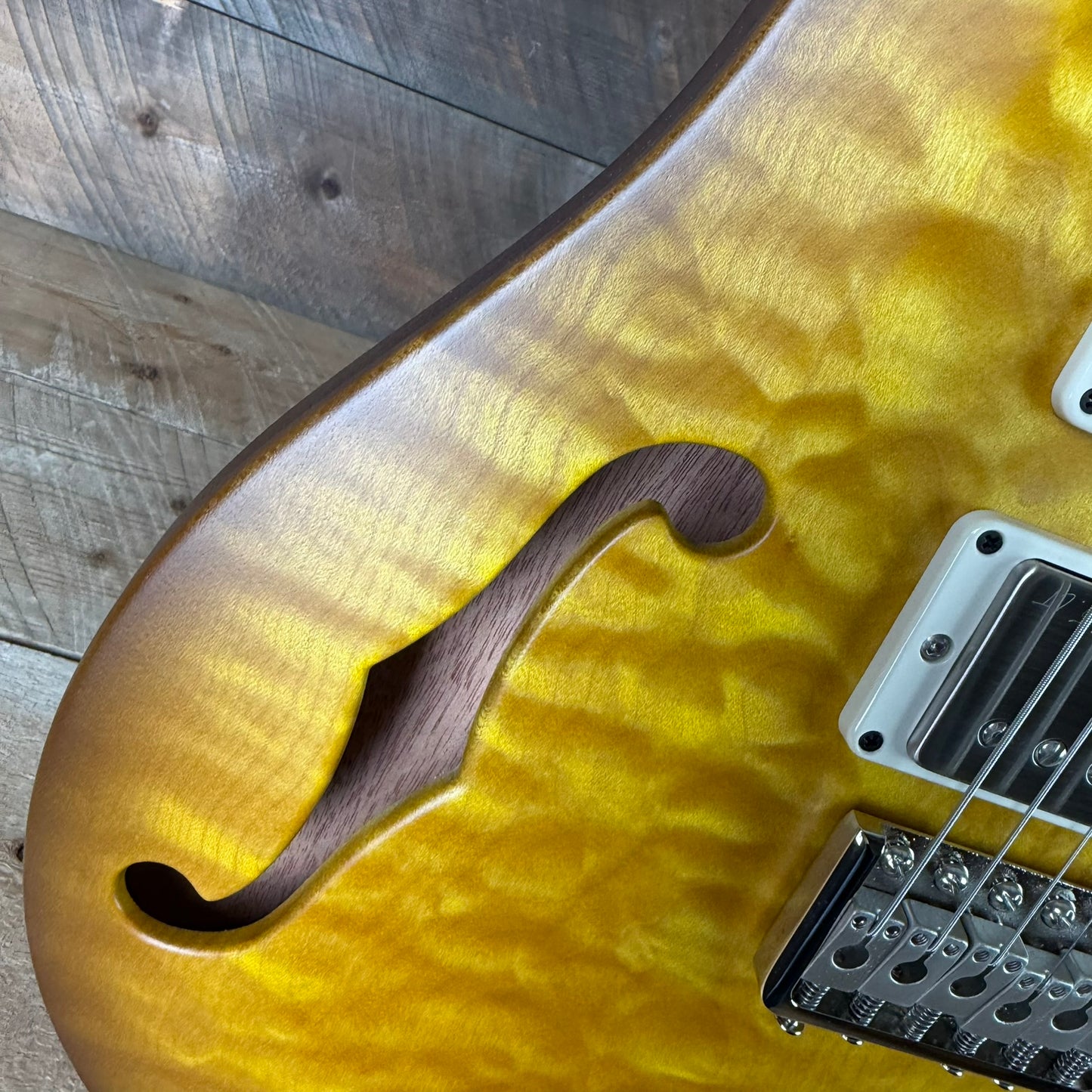 PRS S2 Wood Library Special Semi-Hollow Quilted Top Satin Livingston Lemondrop S2088420