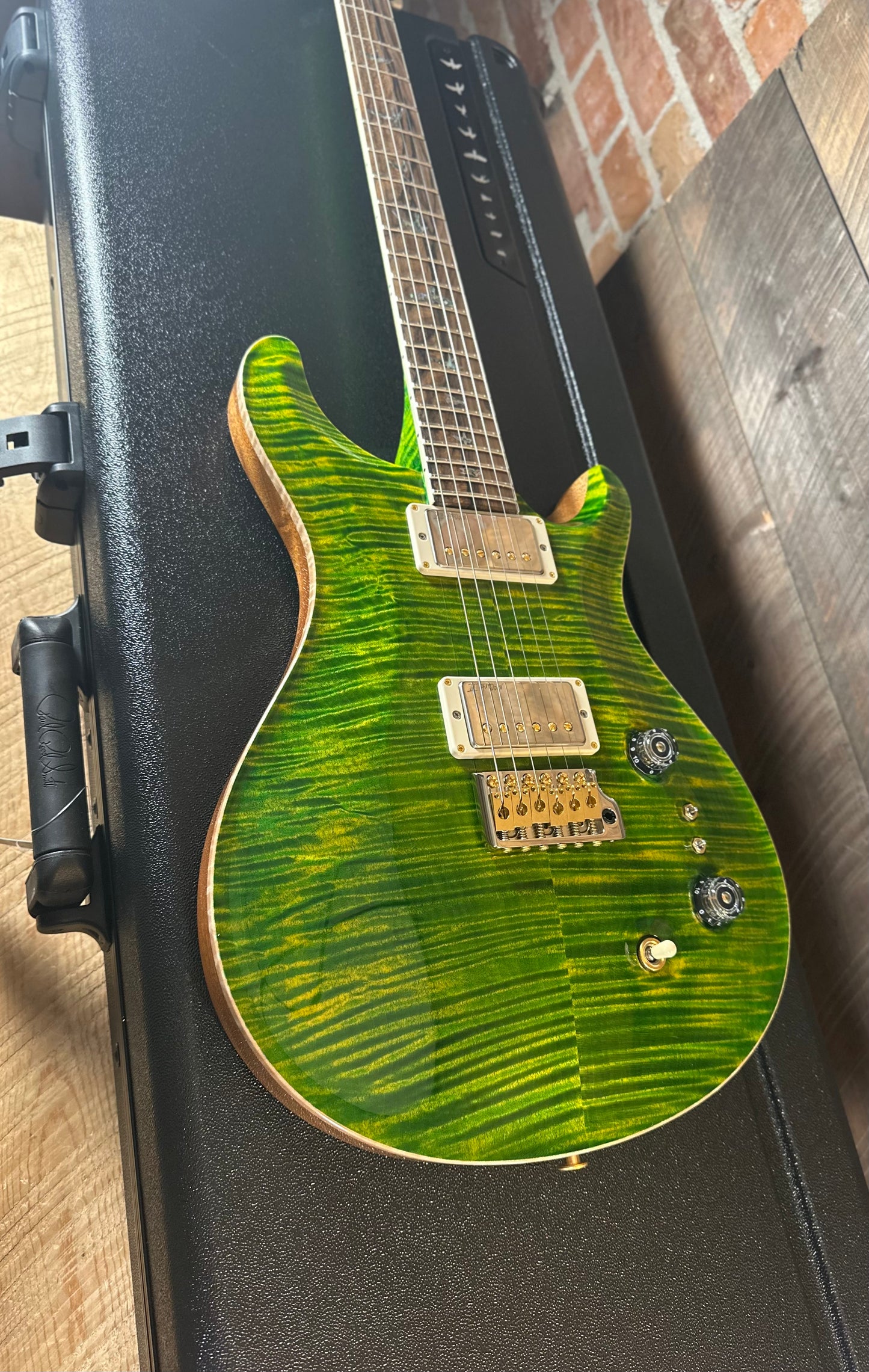 PRS Wood Library McCarty Tremolo w/ Dual Mini Toggles Flame Maple 10-top Ziricote FB - Emerald (Natural Back) 431243