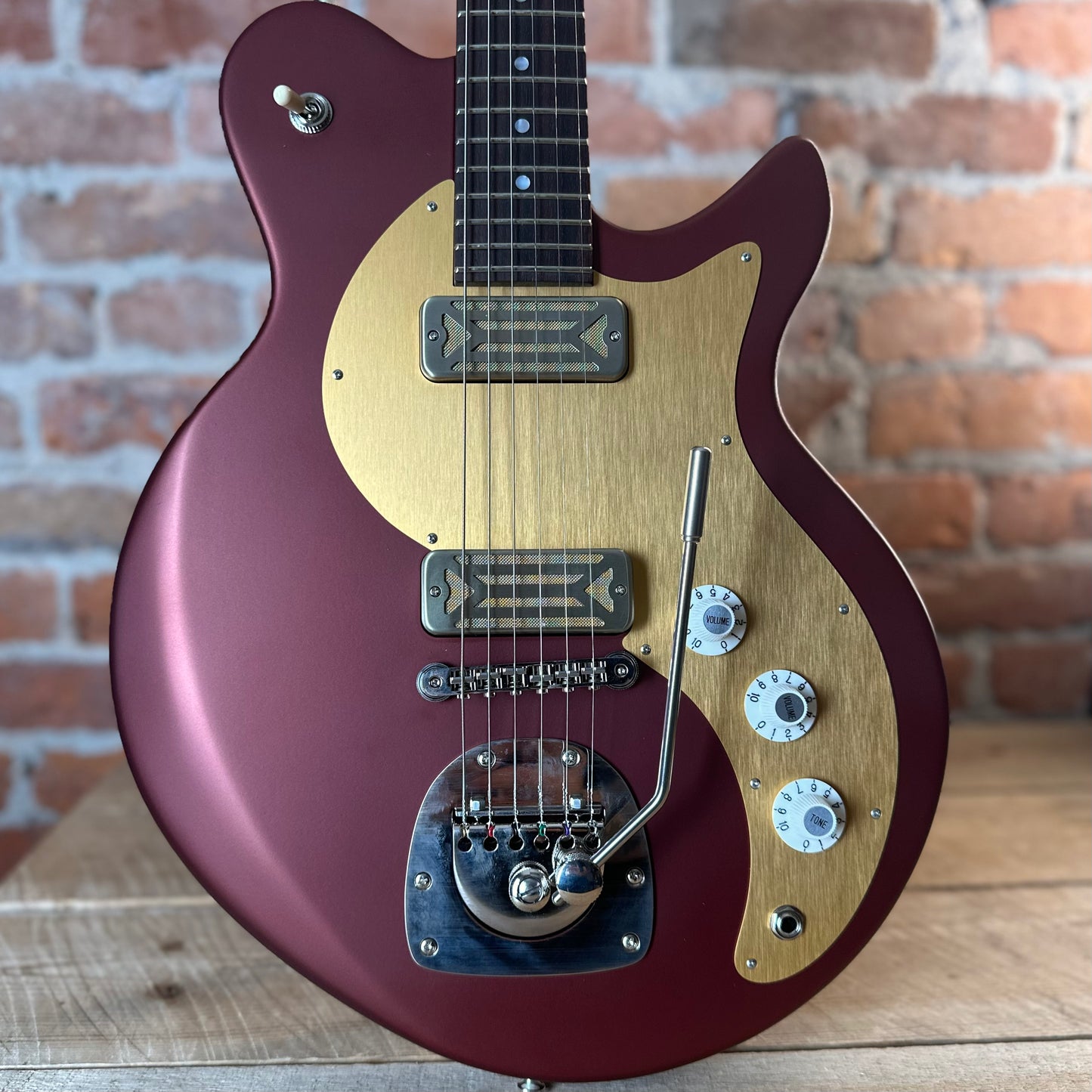 Eastman FullerTone Offset'62 Solid Body Electric Guitar - Dakota Red