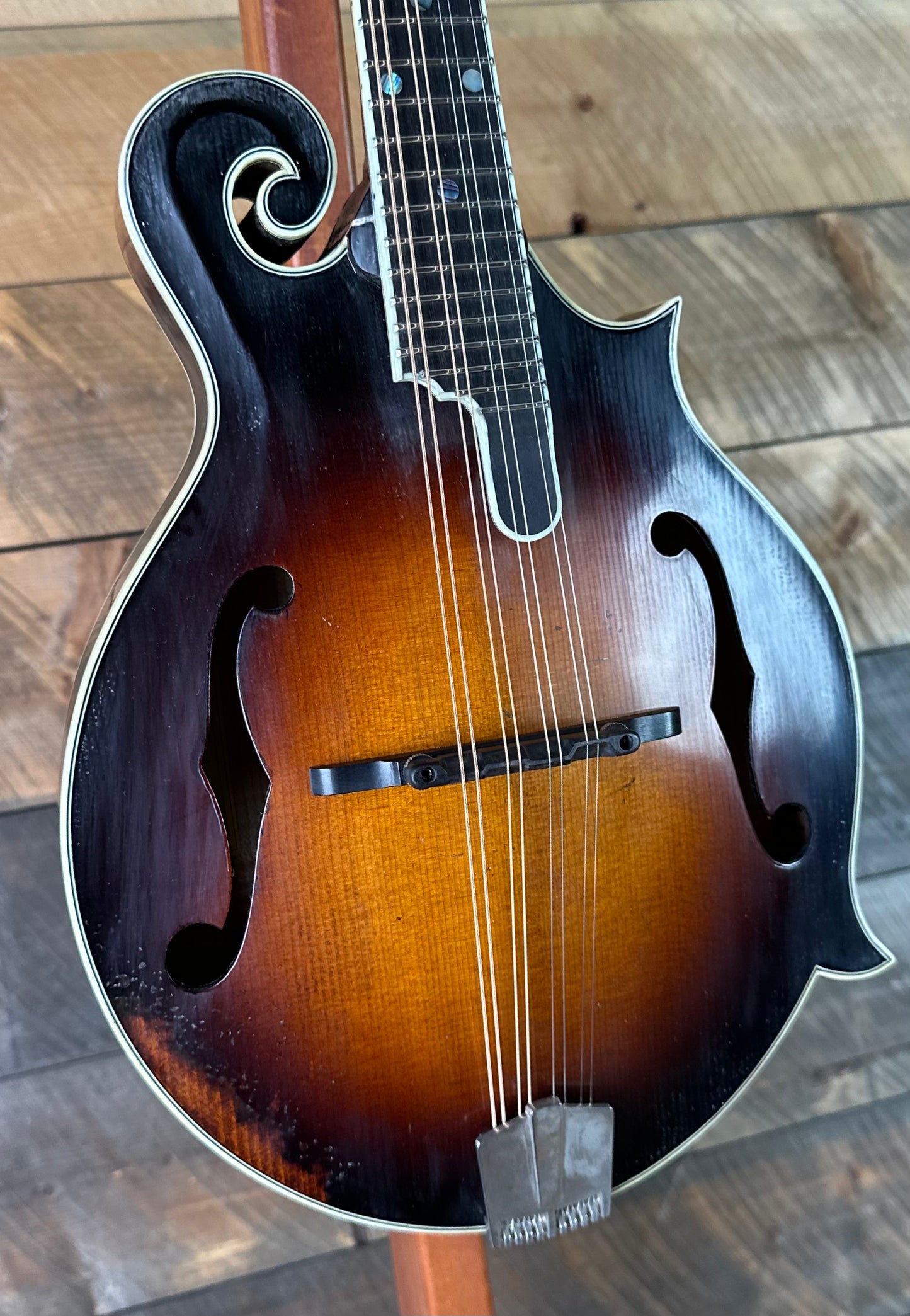 Eastman MD815/V Varnish Finish F-Style Mandolin - Antique Sunburst N2600632