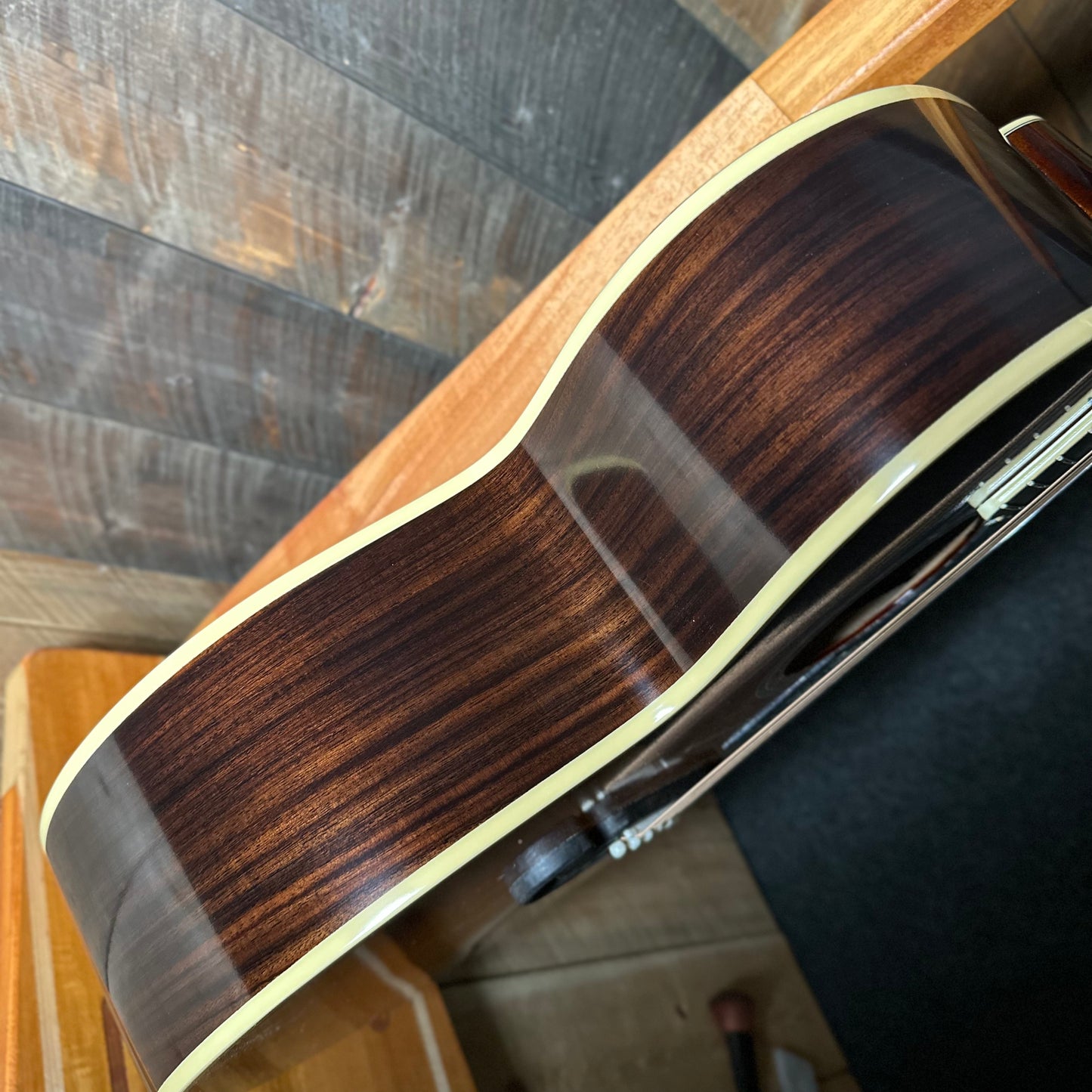 Epiphone Inspired By Gibson Custom Pre War SJ-200 - Vintage Sunburst  25041500171