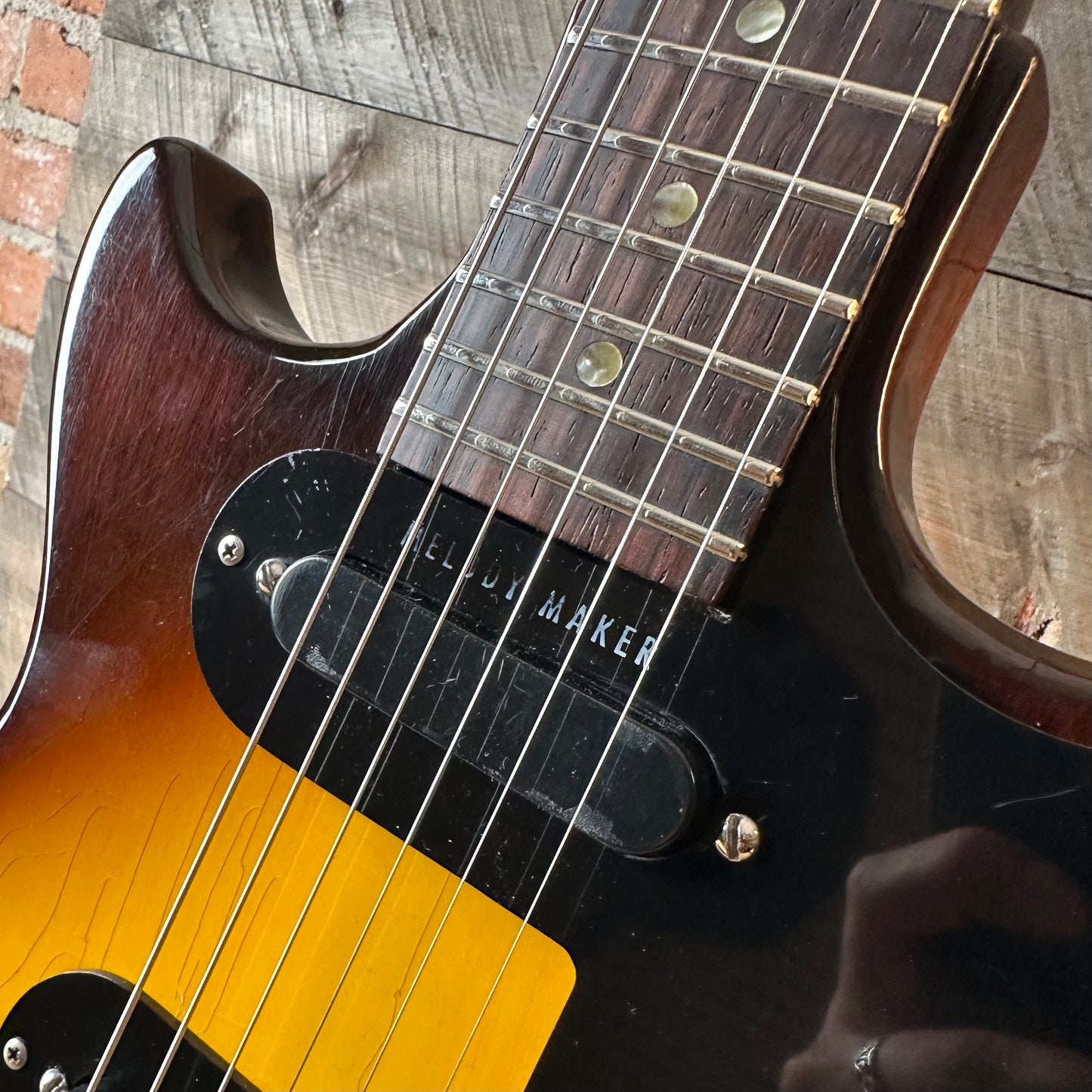 Vintage 1964 Gibson Melody Maker D - Sunburst