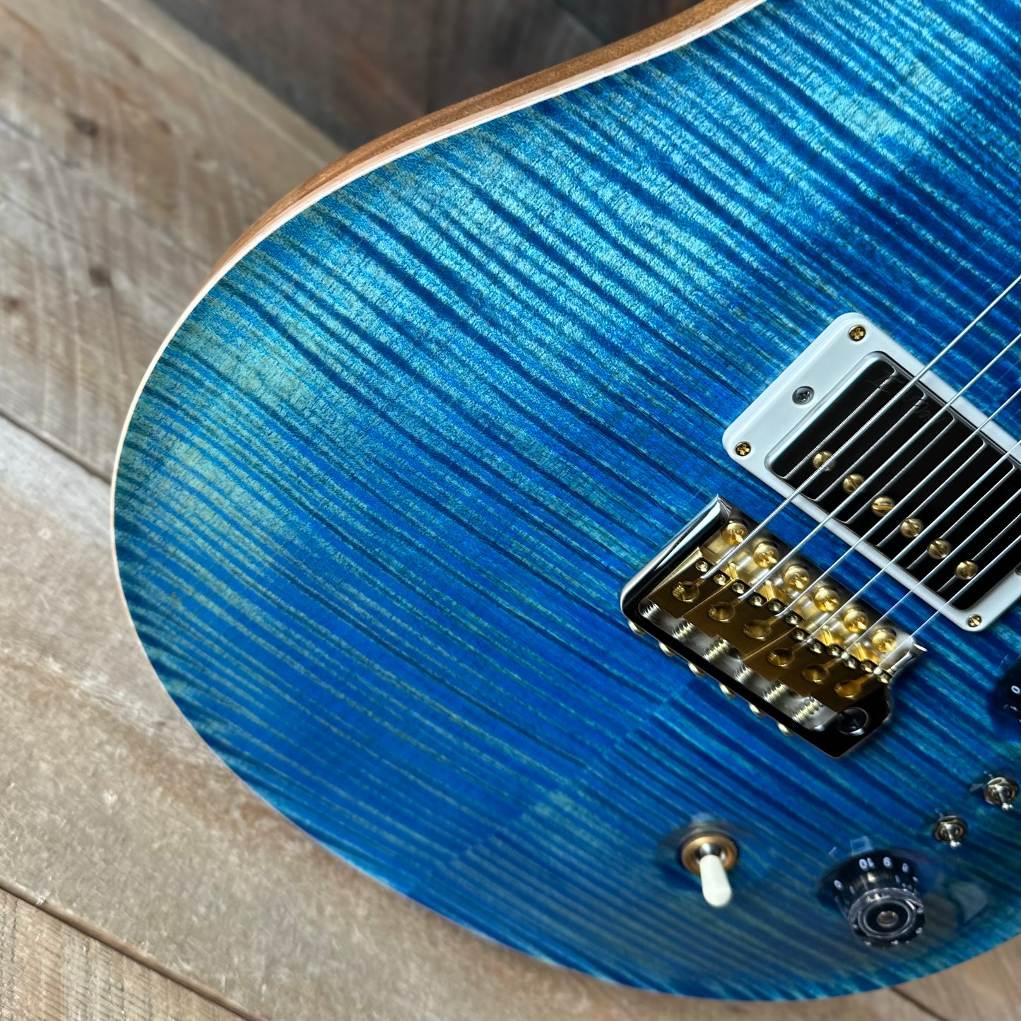 PRS Wood Library McCarty Tremolo w/ Dual Mini Toggles Flame Maple 10-top Ziricote FB - Arctic Blue Stained Neck 427978