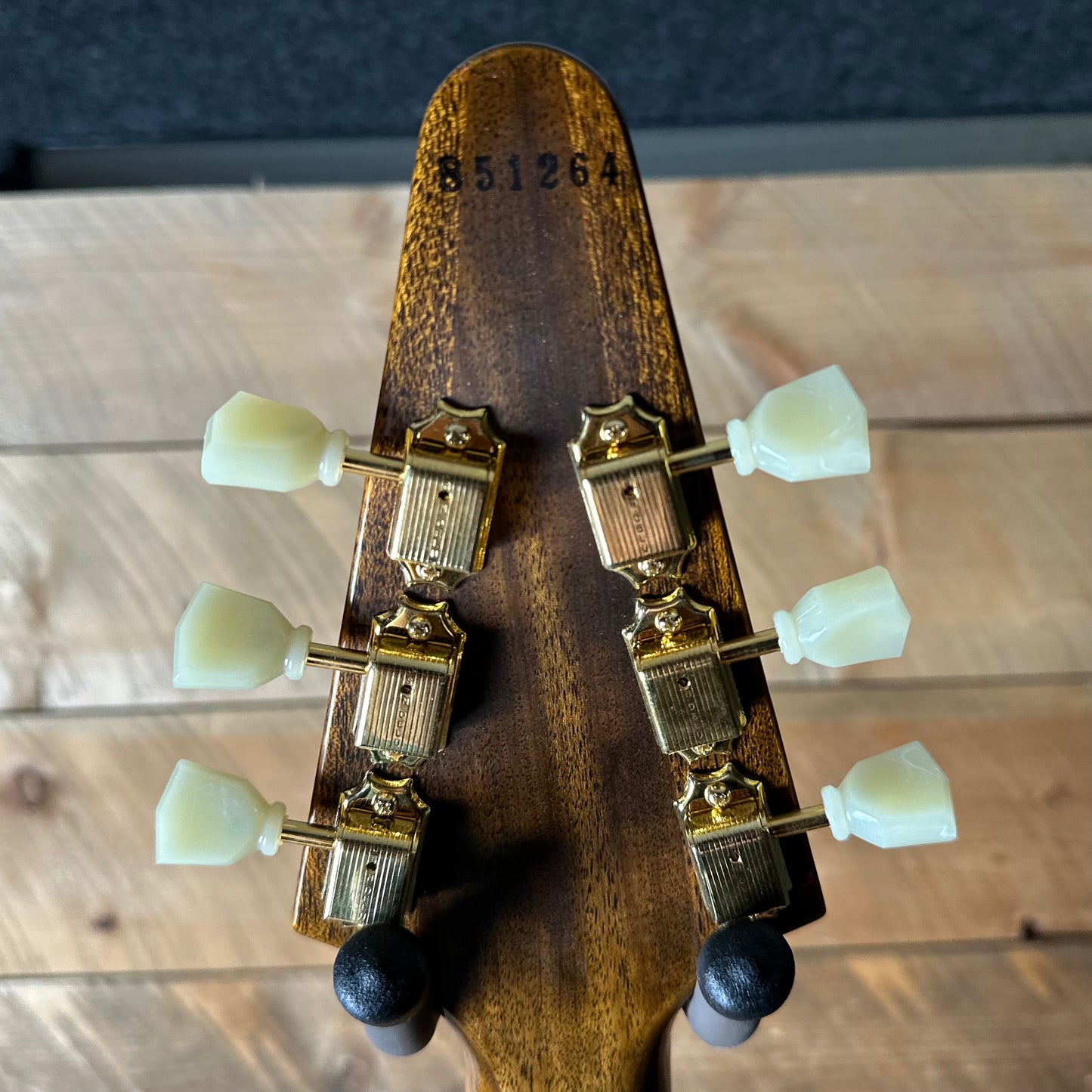 Gibson Custom 1958 Mahogany Flying V Reissue VOS *Only 6.35 Pounds!!* - Antique Natural 851264