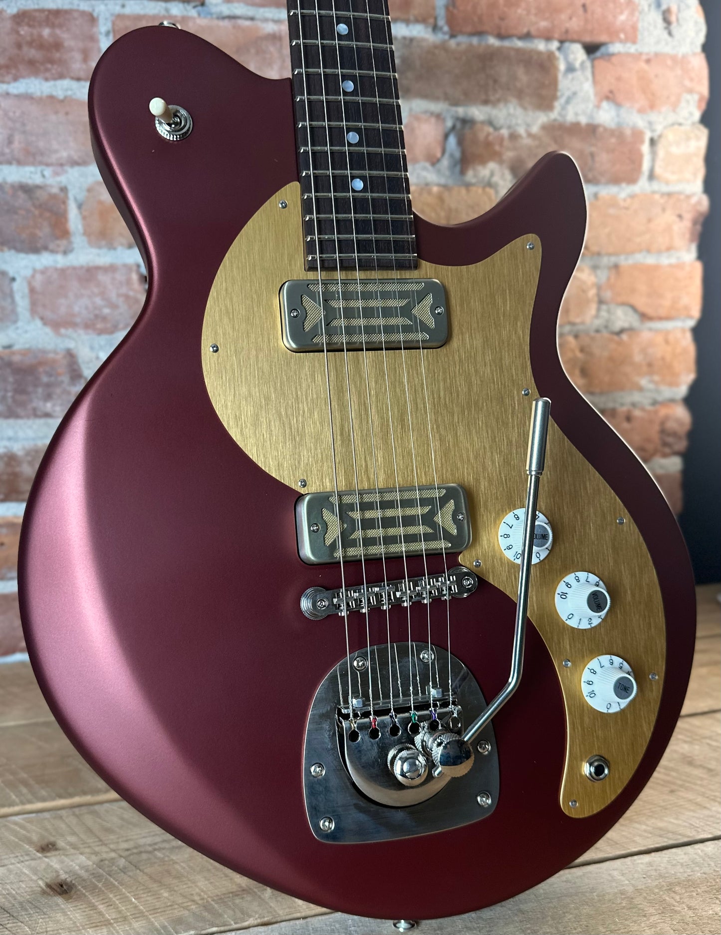 Eastman FullerTone Offset'62 Solid Body Electric Guitar - Dakota Red