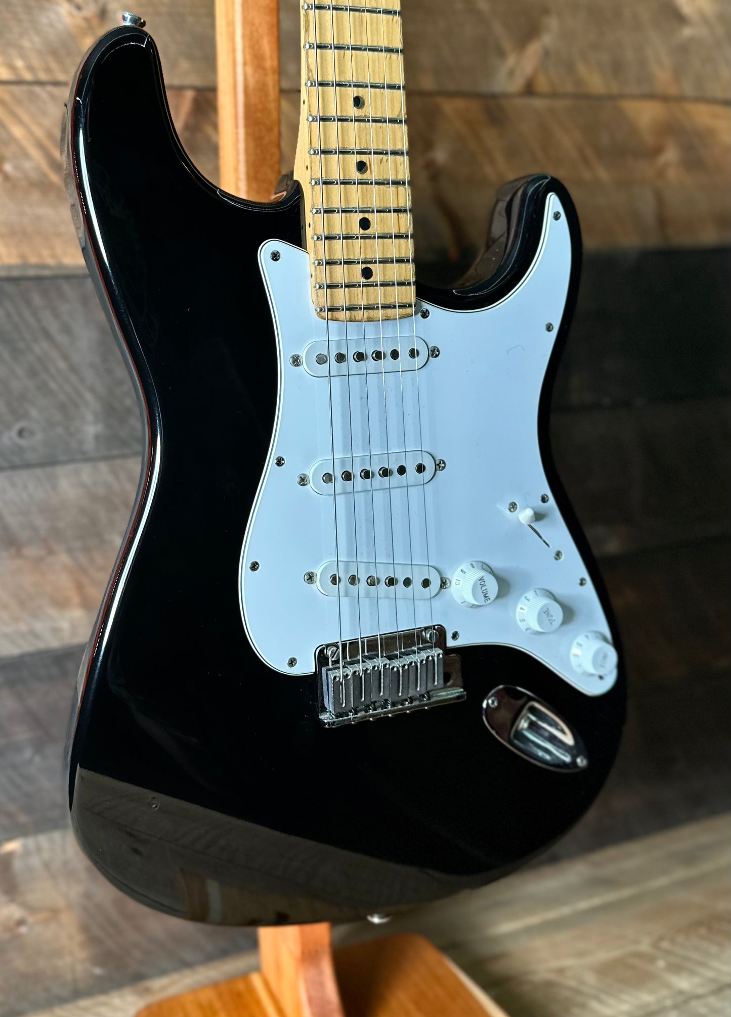 Used 1995 Fender American Standard Stratocaster - Black