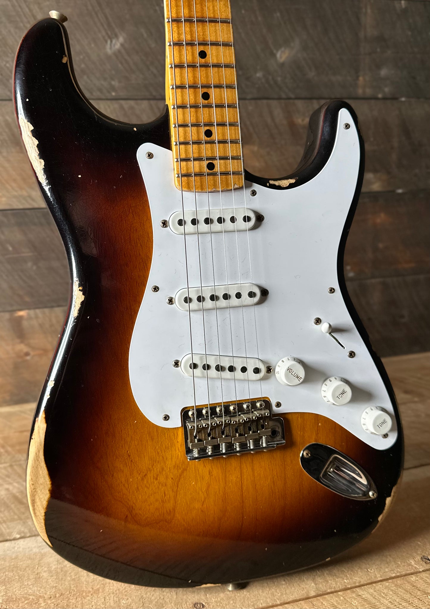 Used Fender Custom Shop Limited Edition 70th Anniversary 54' Stratocaster Wildwood Spec - 2 Color Sunburst Relic