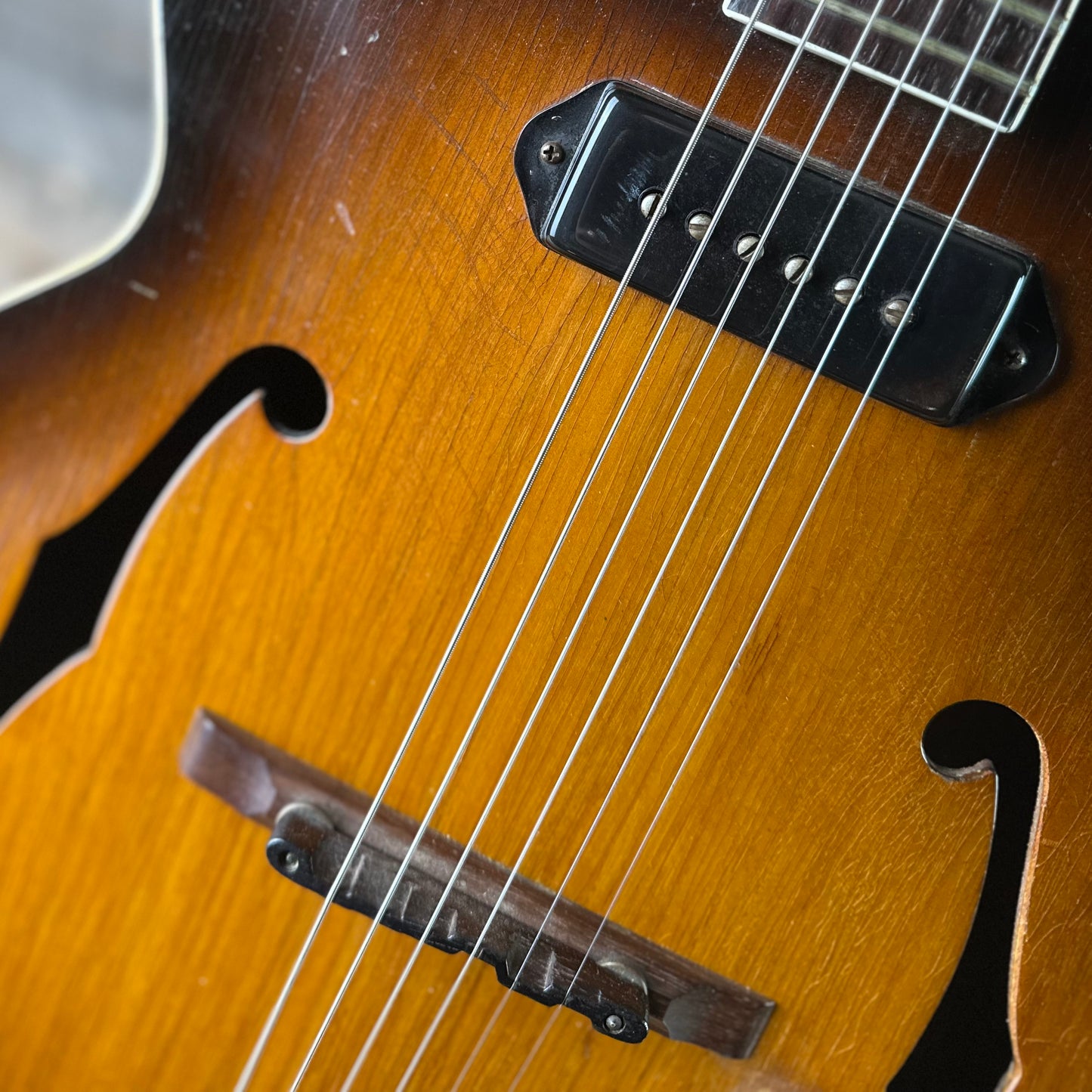 Vintage 1946 Gibson Post-War ES-300 - Sunburst