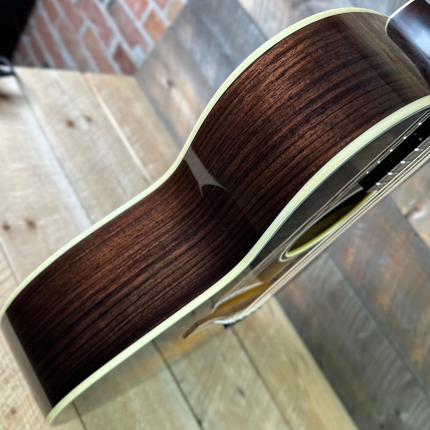 Eastman E20OOSS TC Solid Rosewood Sides & Back Thermo Cured Top Sunburst