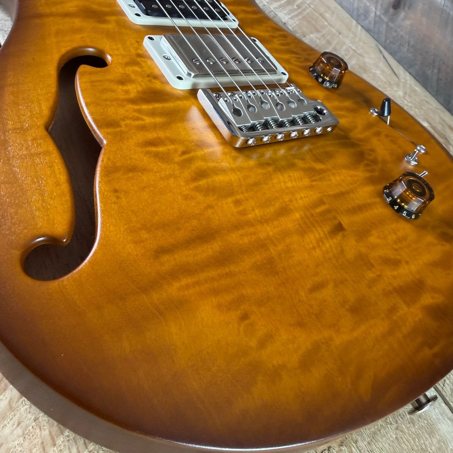 PRS S2 Wood Library Special Semi-Hollow Quilted Top Ebony Fretboard Violin Amber Sunburst  S2088415