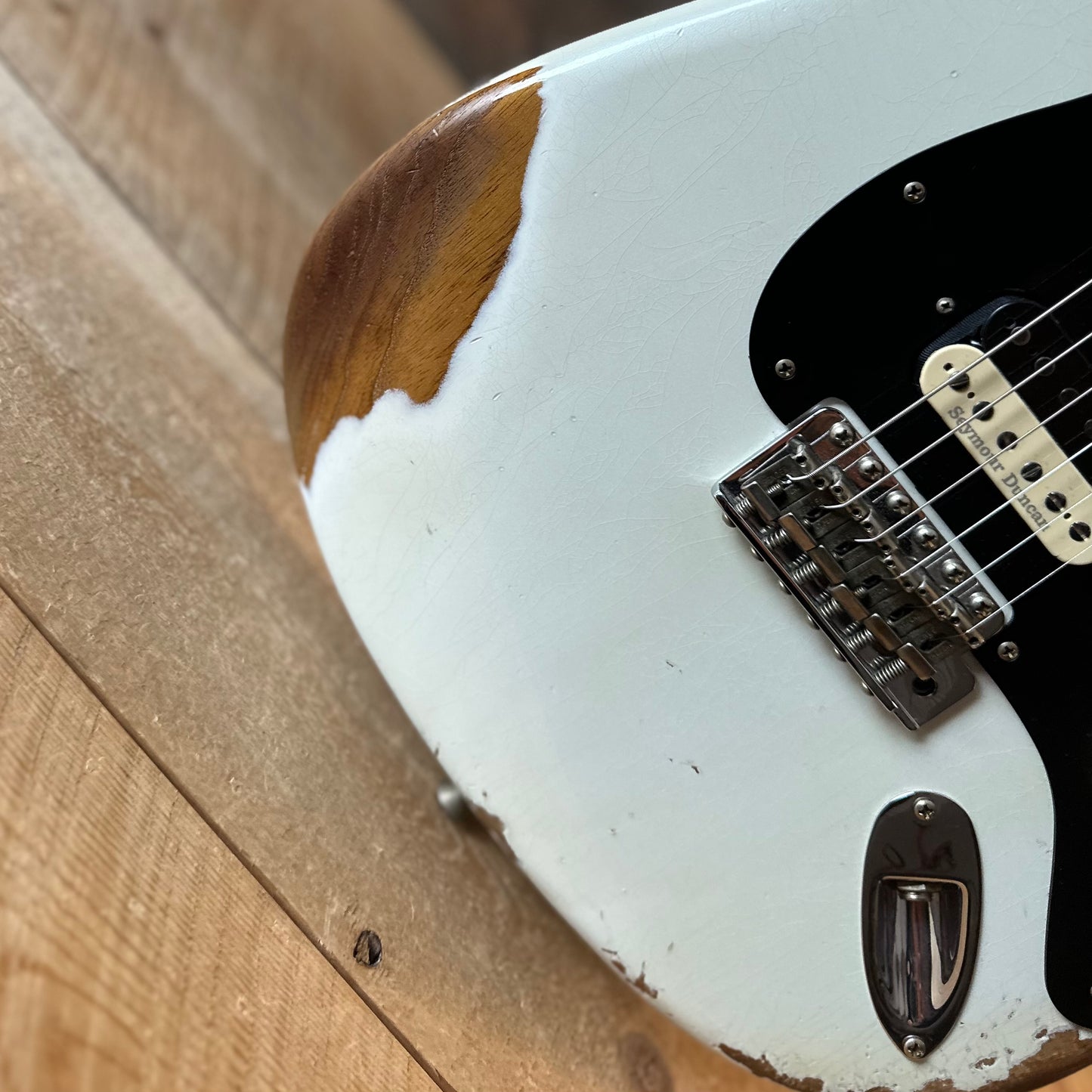 Used Fender Custom Shop 1969 Stratocaster Heavy Relic Single Pickup - Faded Frost White