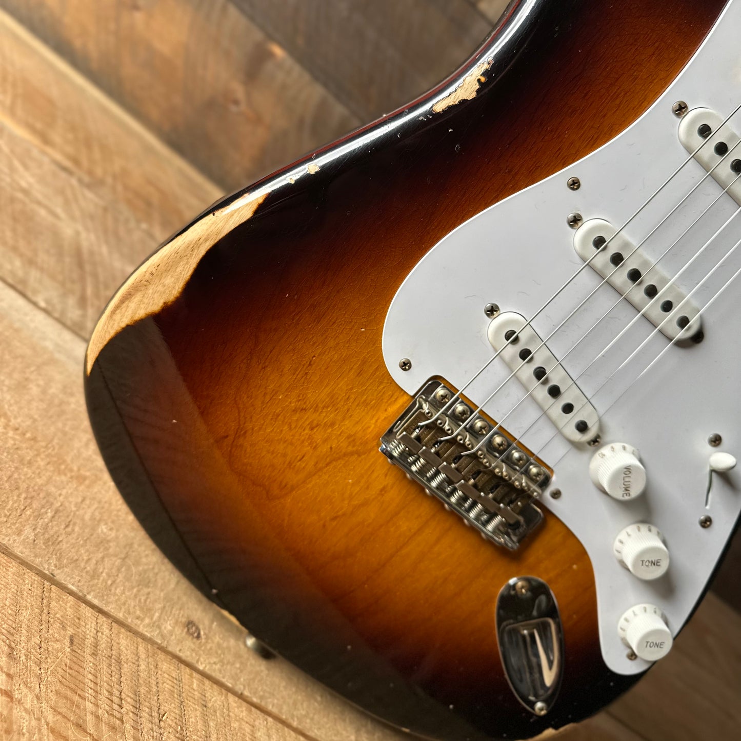 Used Fender Custom Shop Limited Edition 70th Anniversary 54' Stratocaster Wildwood Spec - 2 Color Sunburst Relic