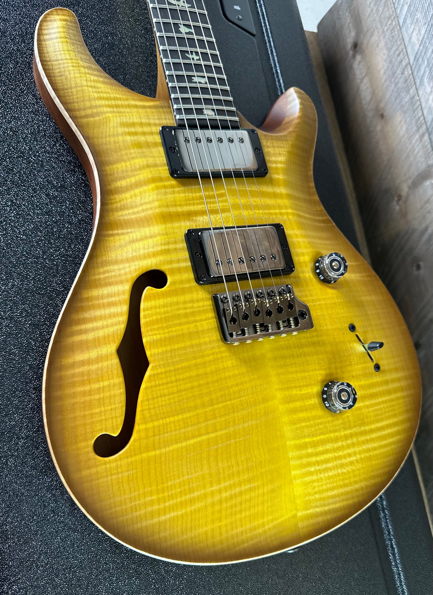 PRS Wood Library Custom 24 Fatback Semi-Hollow! - Satin Livingston Lemondrop 423671