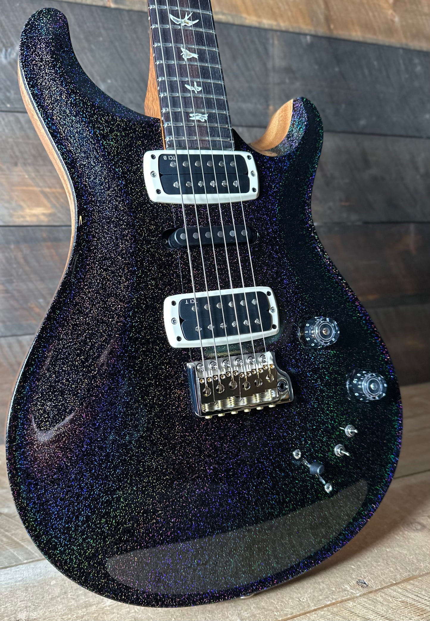 PRS Modern Eagle V Rare One Of A Kind!! - Black Rainbow Holoflake Top & Binding (Natural Back) 418869