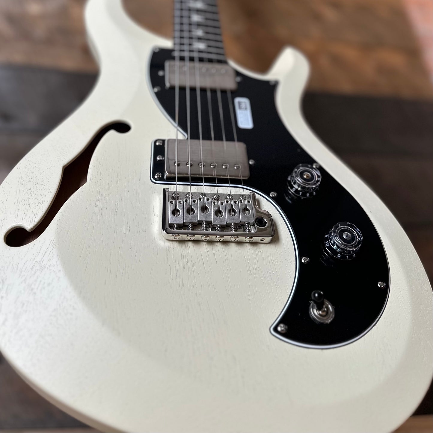 PRS S2 Vela Semi-Hollow HHT Quimper Edition – Antique White Satin Nitro USA Electric Guitar S2088696