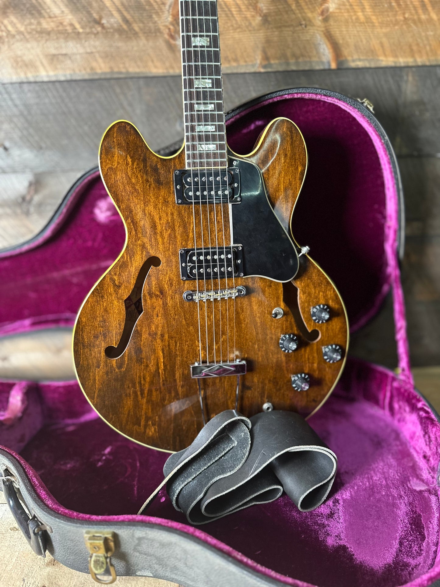 Vintage 1970's Gibson ES-335 - Walnut W/Original Case!