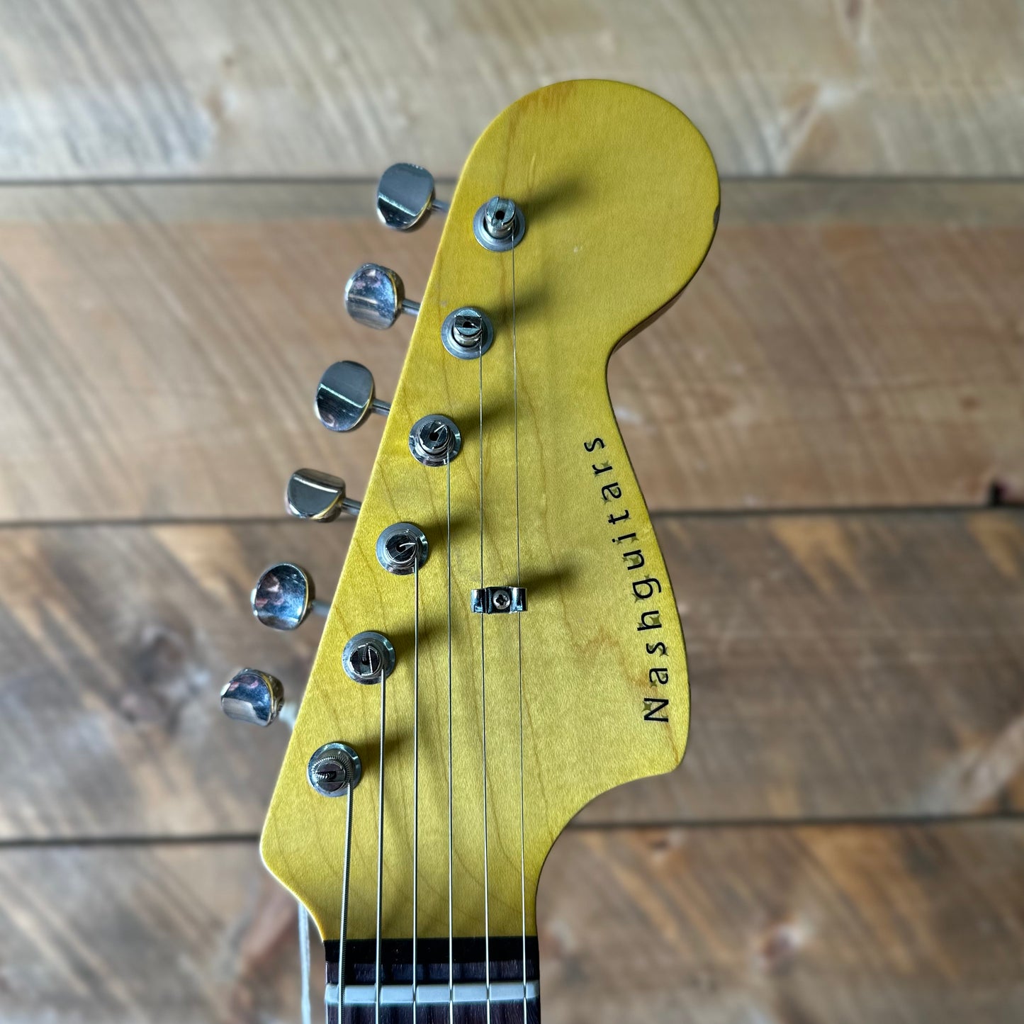 Nash JG-63 - Candy Apple Red QUI-1