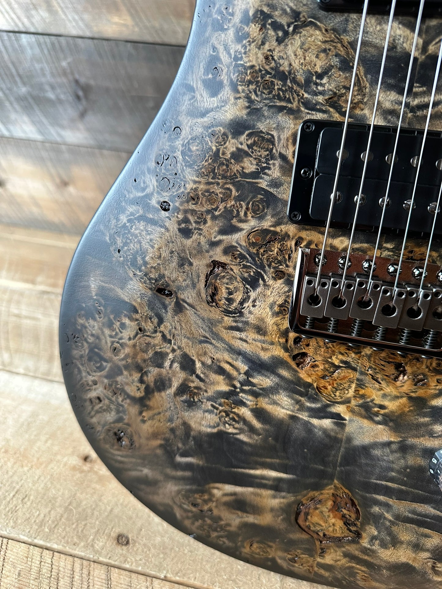 PRS Limited Edition Wood Library Select S2 Custom 24 Poplar Burl Top - Charcoal Burst S2089080