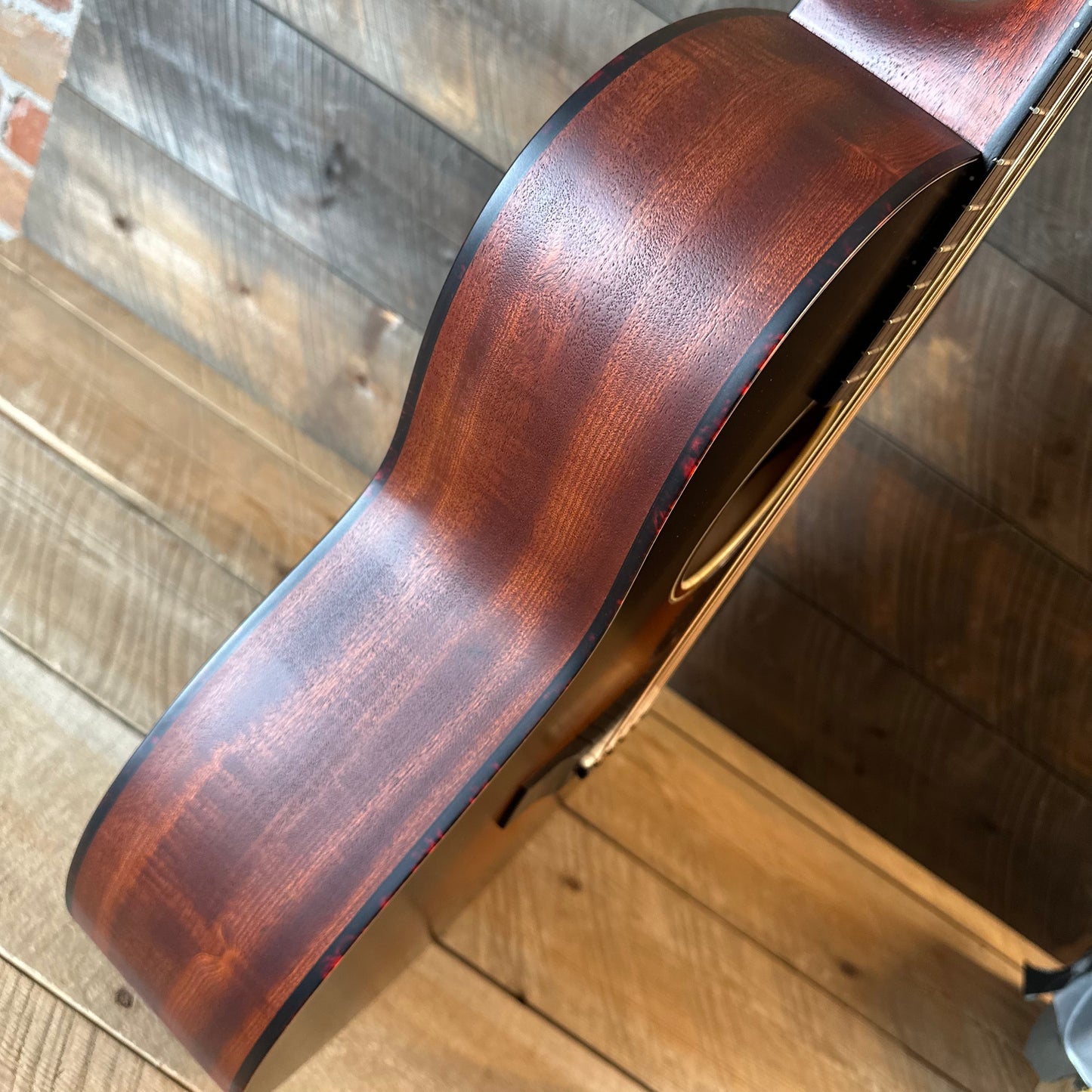 Eastman E1OOSS 00 Acoustic - Sunburst