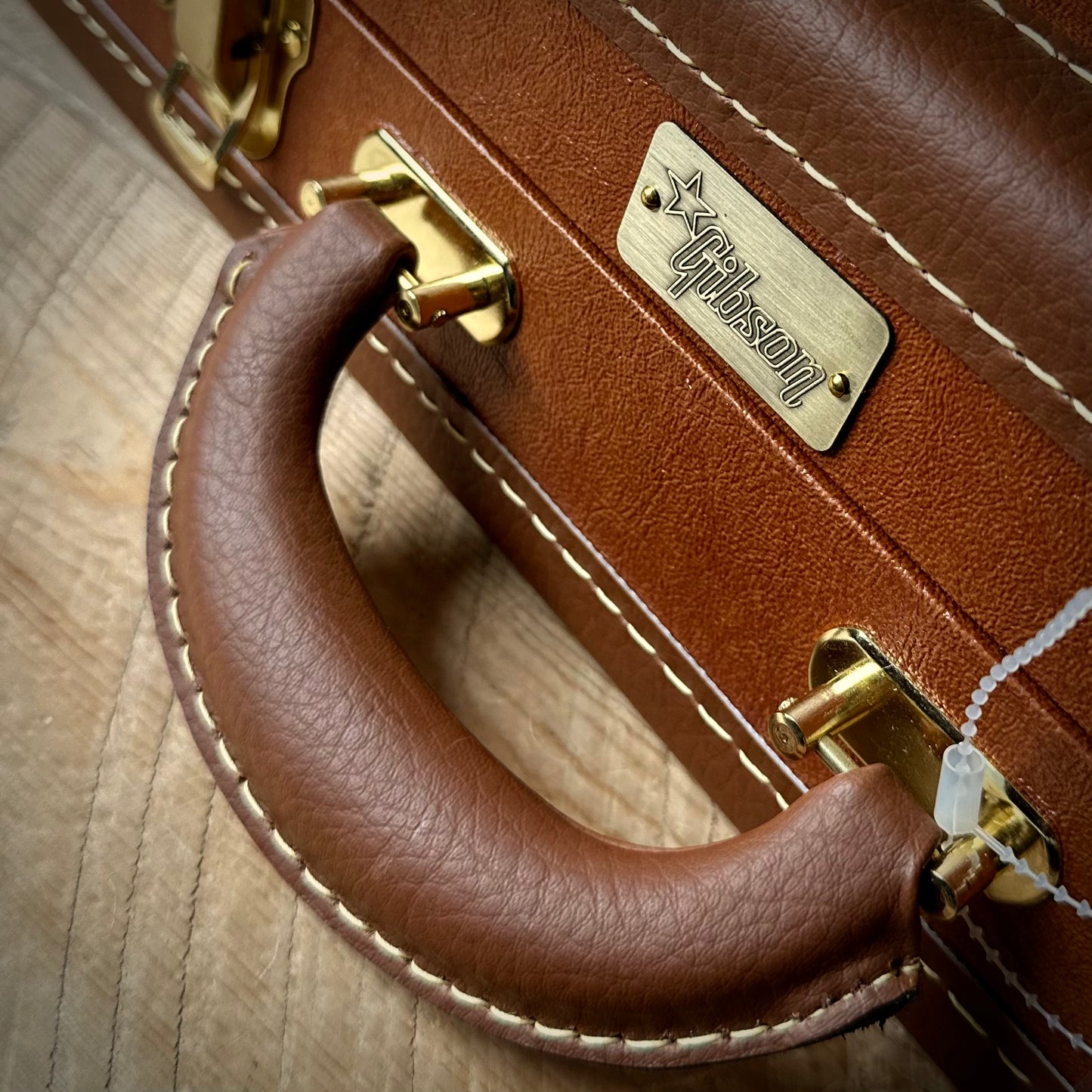 Gibson Custom 1958 Mahogany Flying V Reissue VOS *Only 6.35 Pounds!!* - Antique Natural 851264