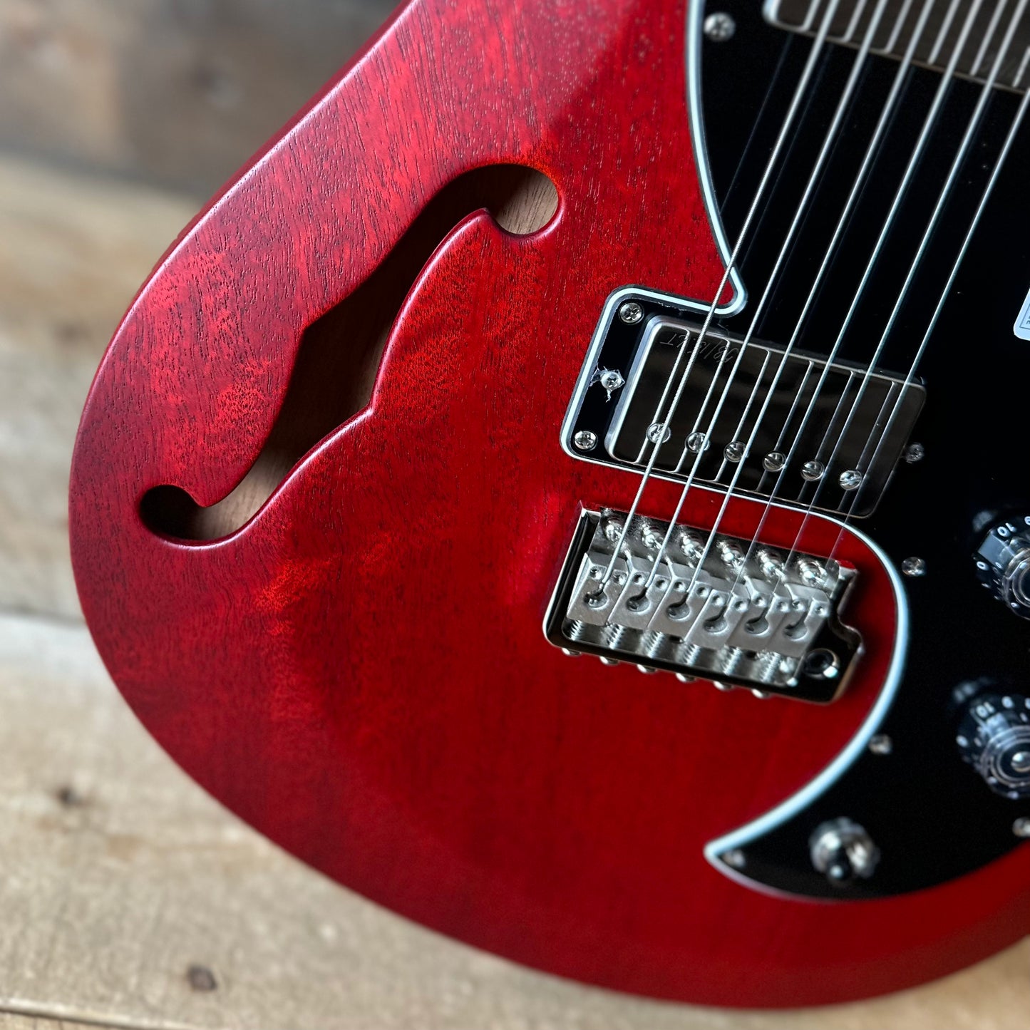 PRS S2 Vela Semi-Hollow HHT Quimper Edition – Vintage Cherry Satin Nitro USA Electric Guitar S2088841