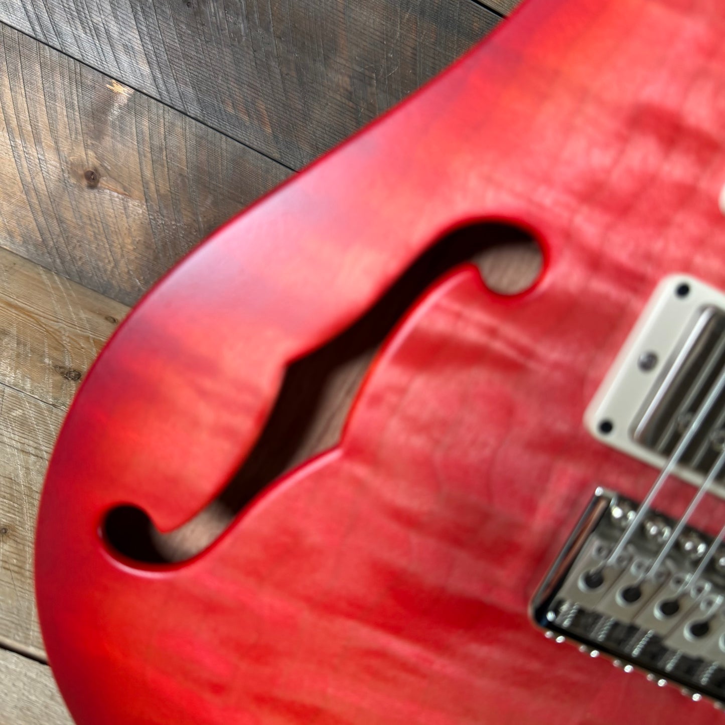PRS S2 Wood Library Special Semi-Hollow Quilted Top Ebony Fretboard Satin Bonnie Pink Cherry Burst  S2088417