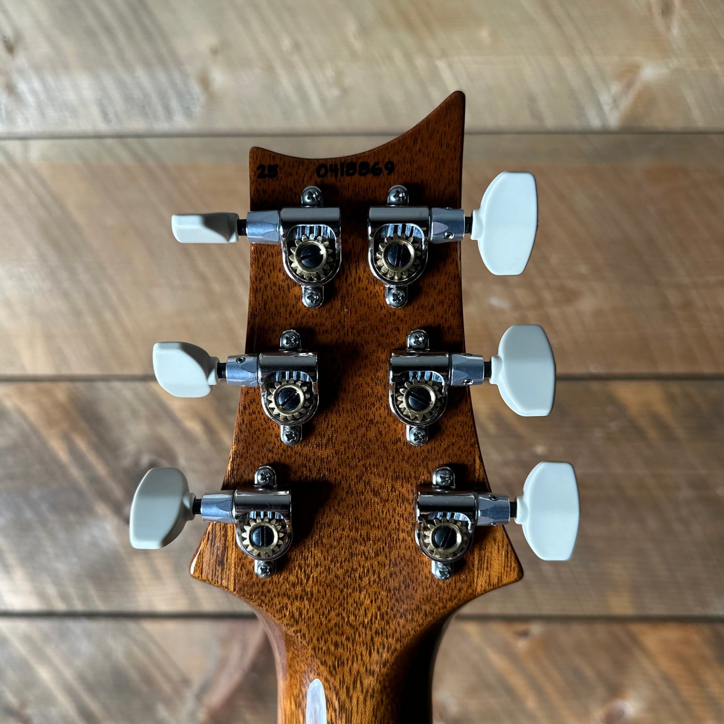 PRS Modern Eagle V Rare One Of A Kind!! - Black Rainbow Holoflake Top & Binding (Natural Back) 418869