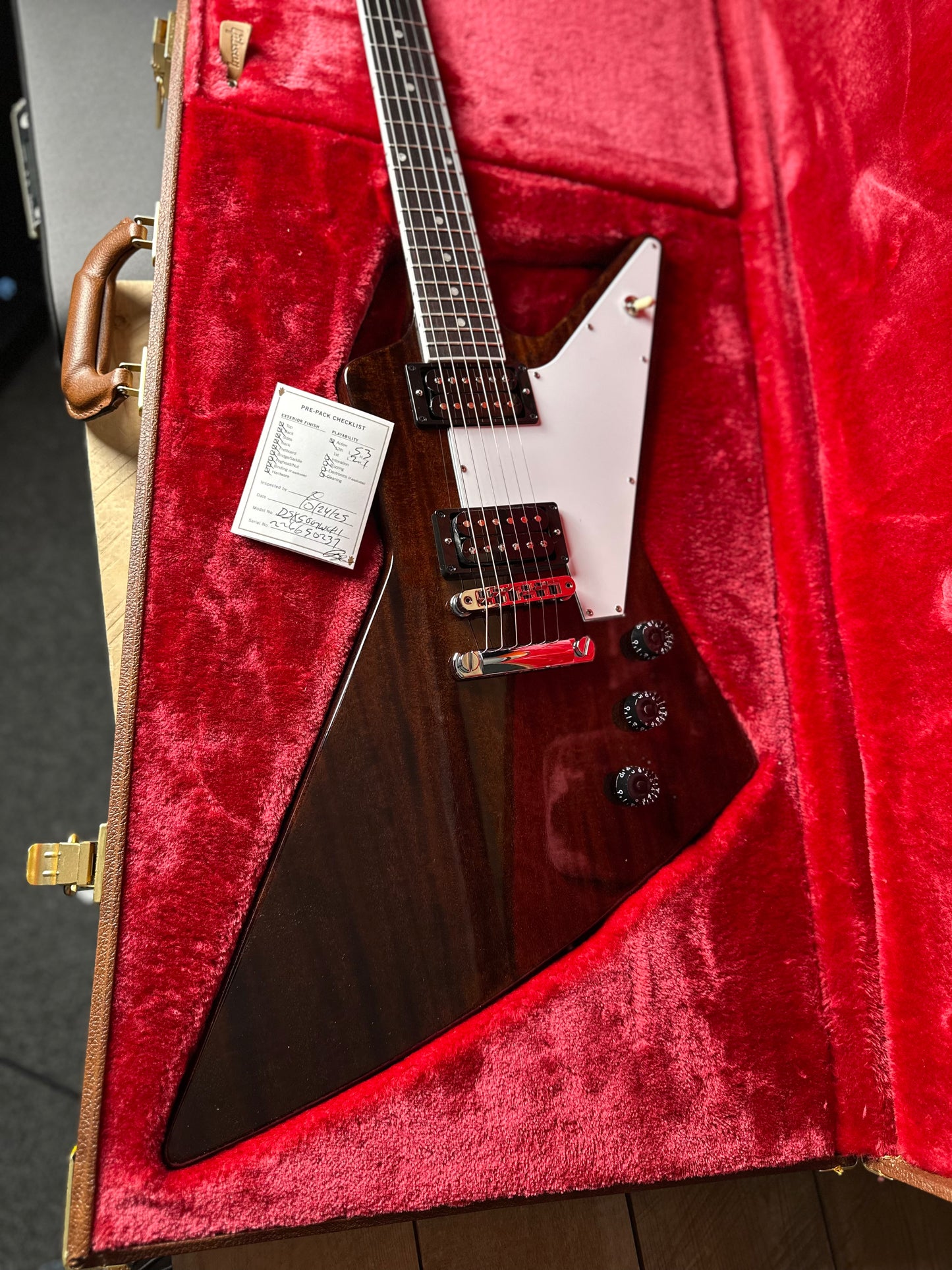 Gibson 70's Explorer - Dark Walnut 226650237