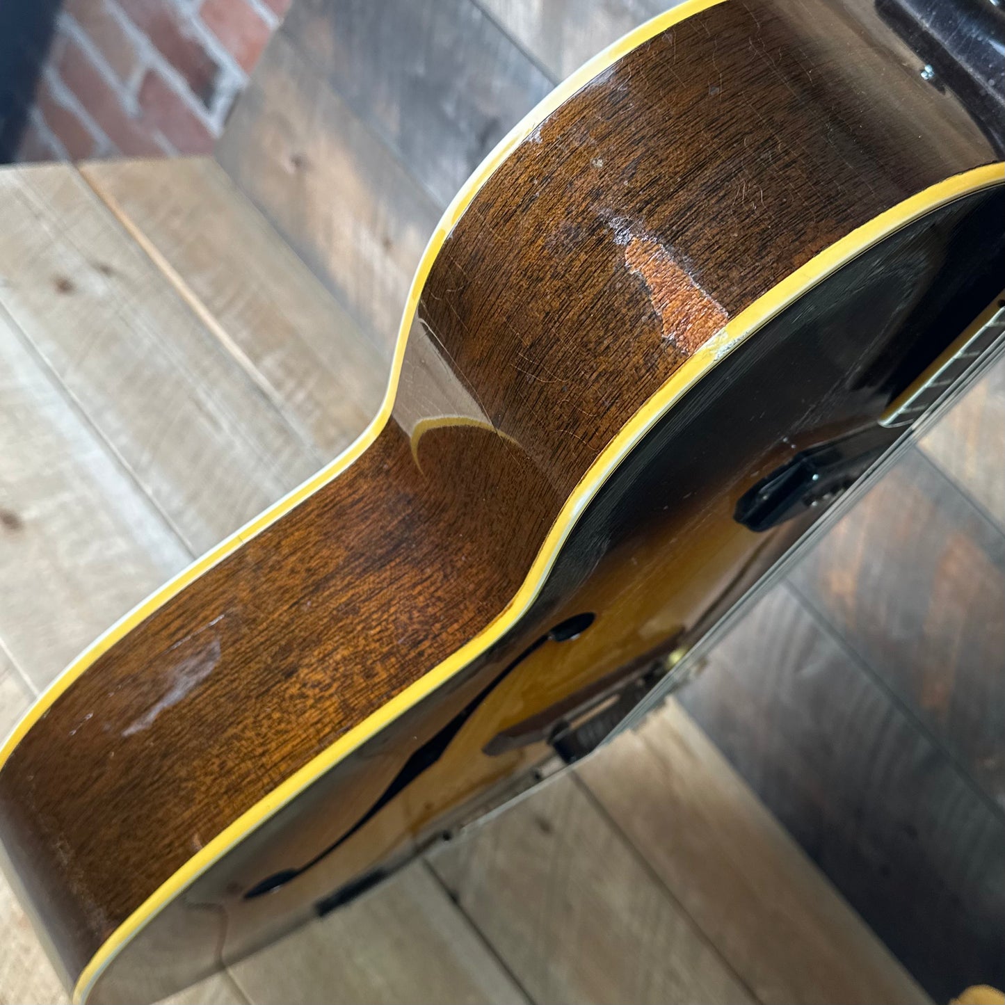 Vintage 1946 Gibson Post-War ES-300 - Sunburst
