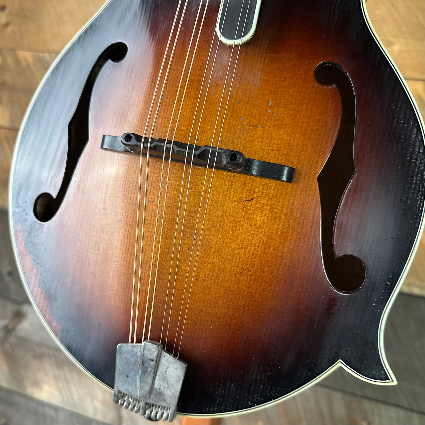 Eastman MD815/V Varnish Finish F-Style Mandolin - Antique Sunburst N2600632