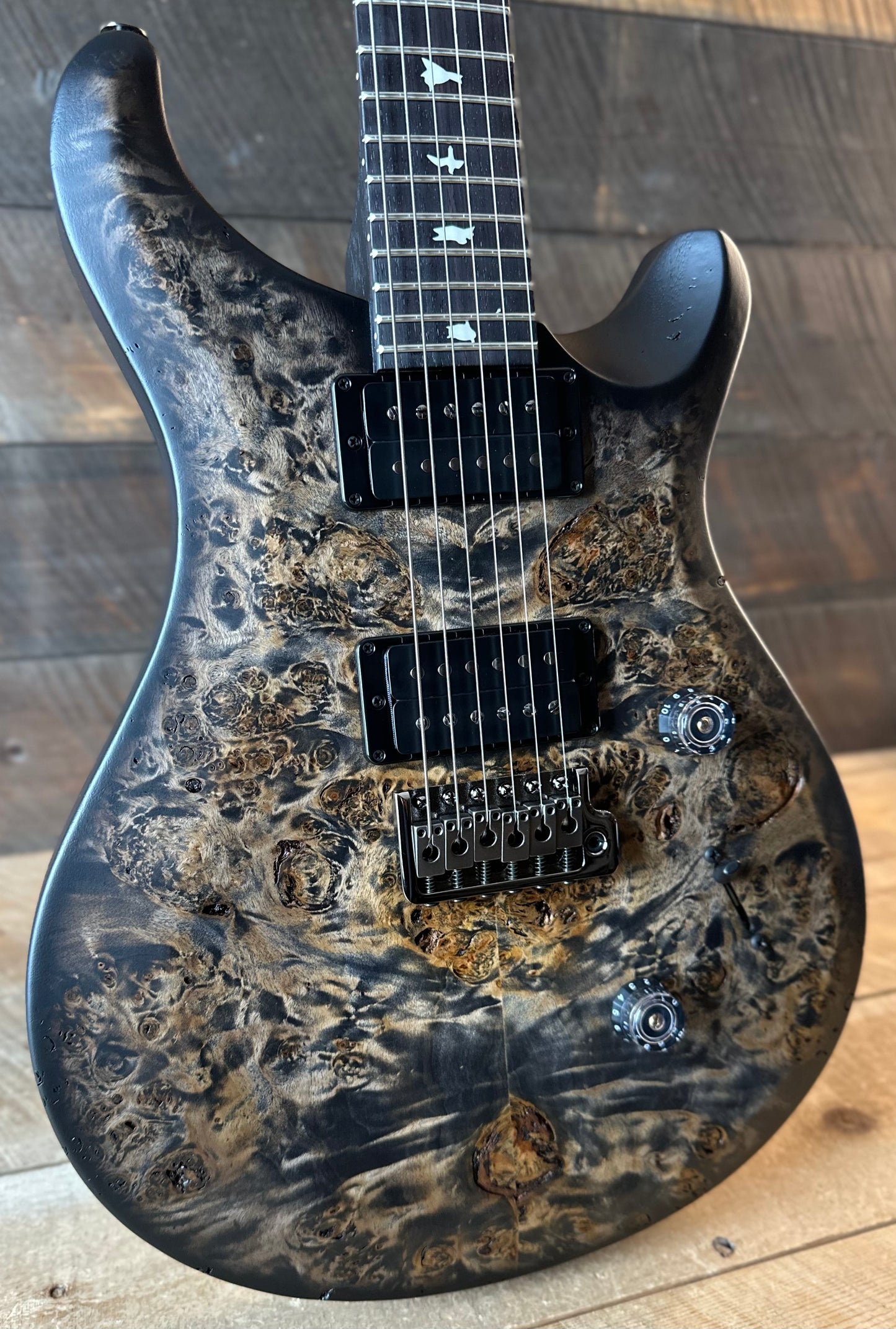 PRS Limited Edition Wood Library Select S2 Custom 24 Poplar Burl Top - Charcoal Burst S2089080