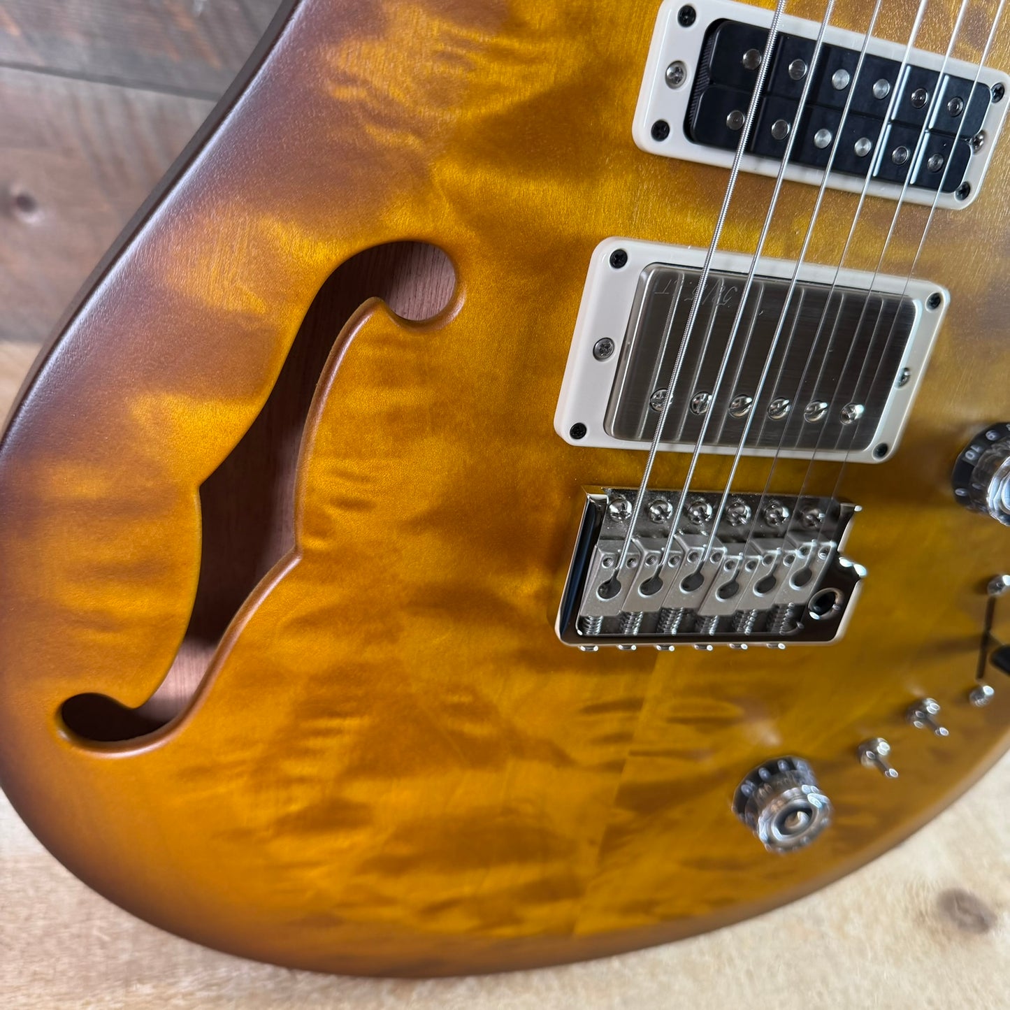PRS S2 Wood Library Special Semi-Hollow Quilted Top Ebony Fretboard Satin McCarty Tobacco Sunburst S2088391