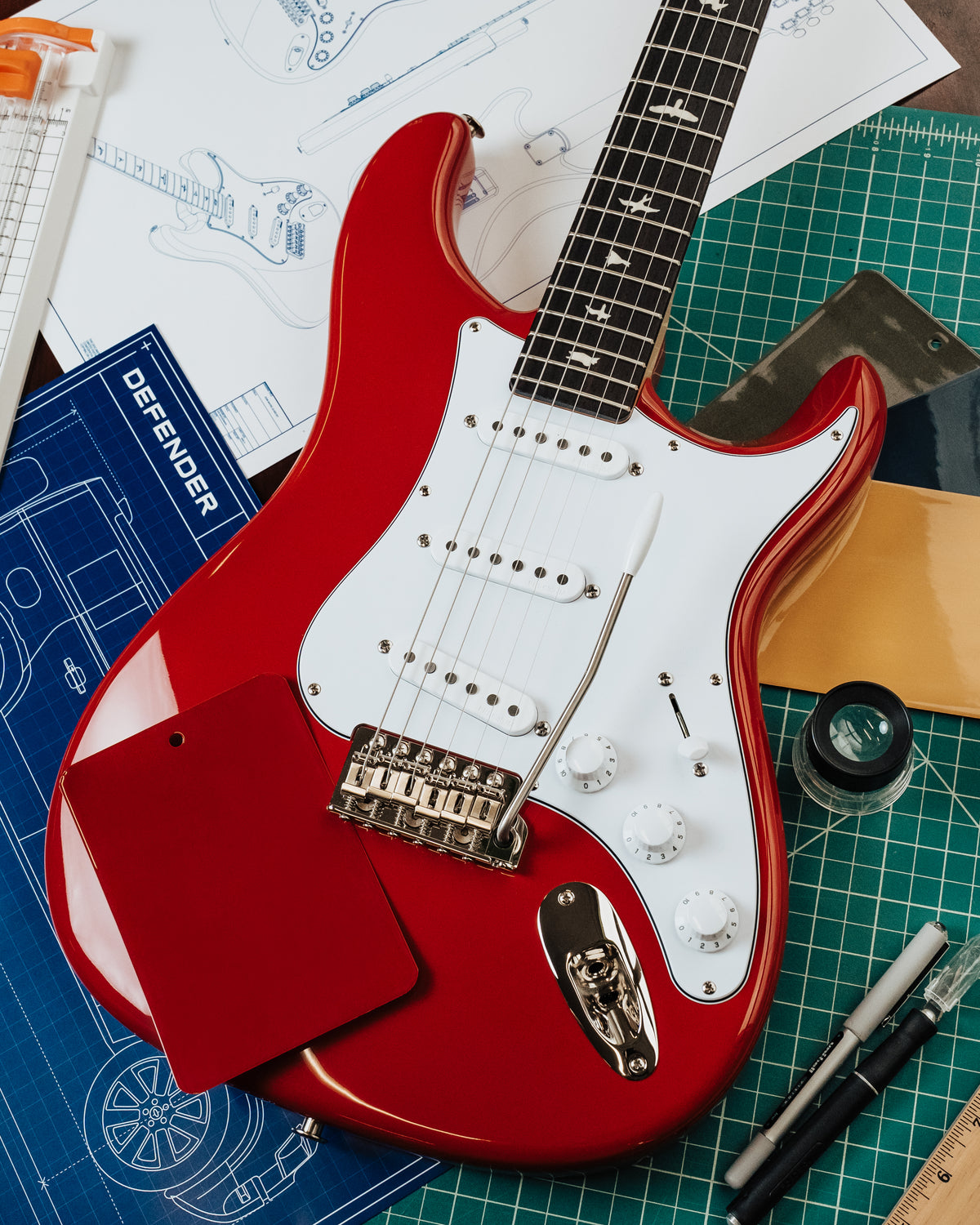 *Pre-Sale Estimated Ship Date 12/26* PRS USA John Mayer Silver Sky Defender Limited Edition - Portofino Red