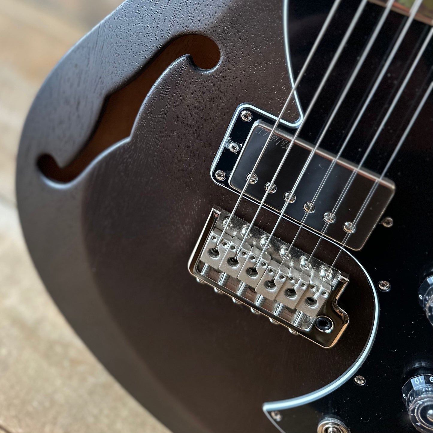PRS S2 Vela Semi-Hollow HHT Quimper Edition – Walnut Satin Nitro USA Electric Guitar S2089126