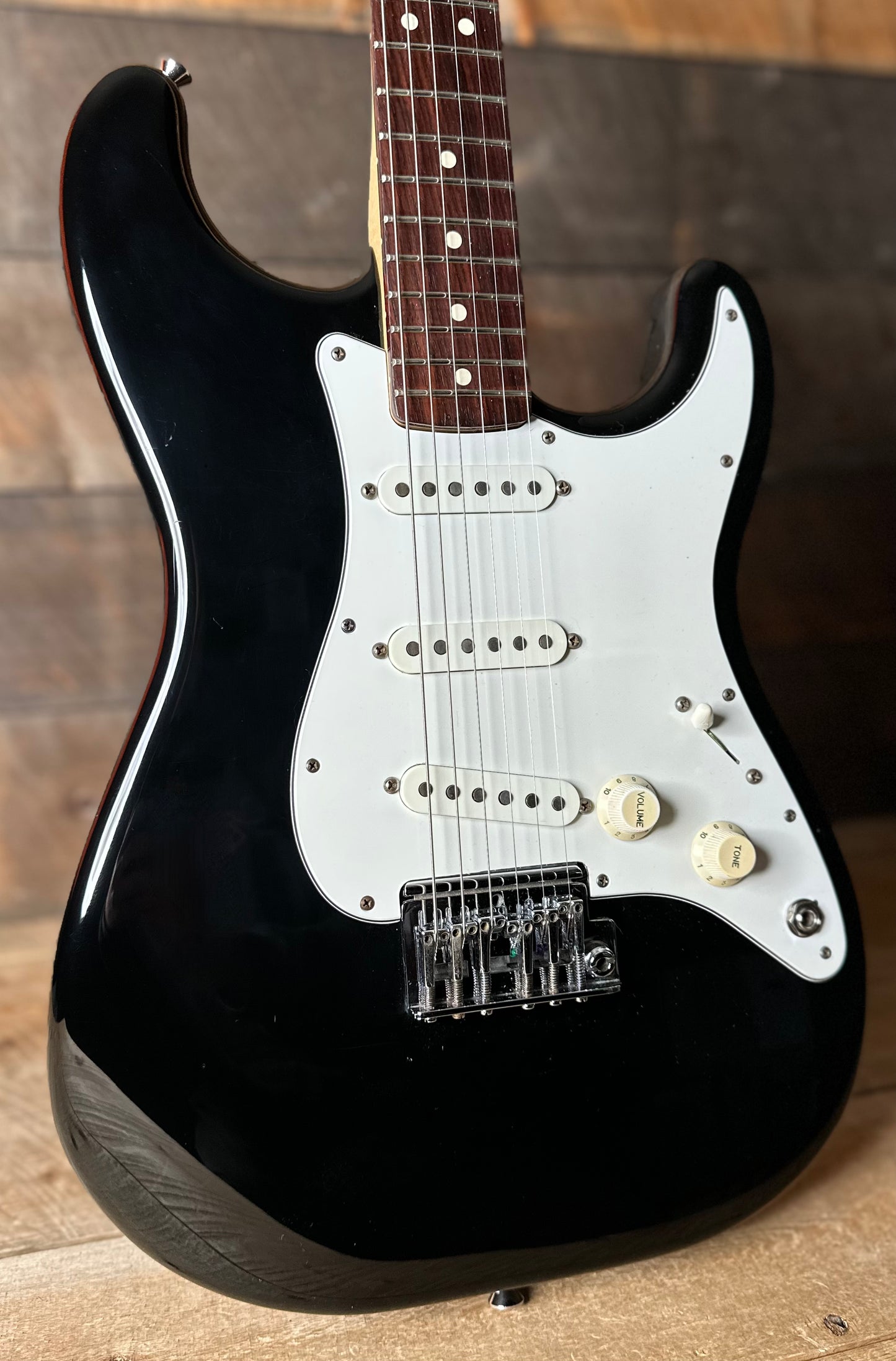 Vintage 1983 Fender Dan Smith Era Standard Stratocaster (2-Knob) with Rosewood Fretboard 7.8 LBS!- Black