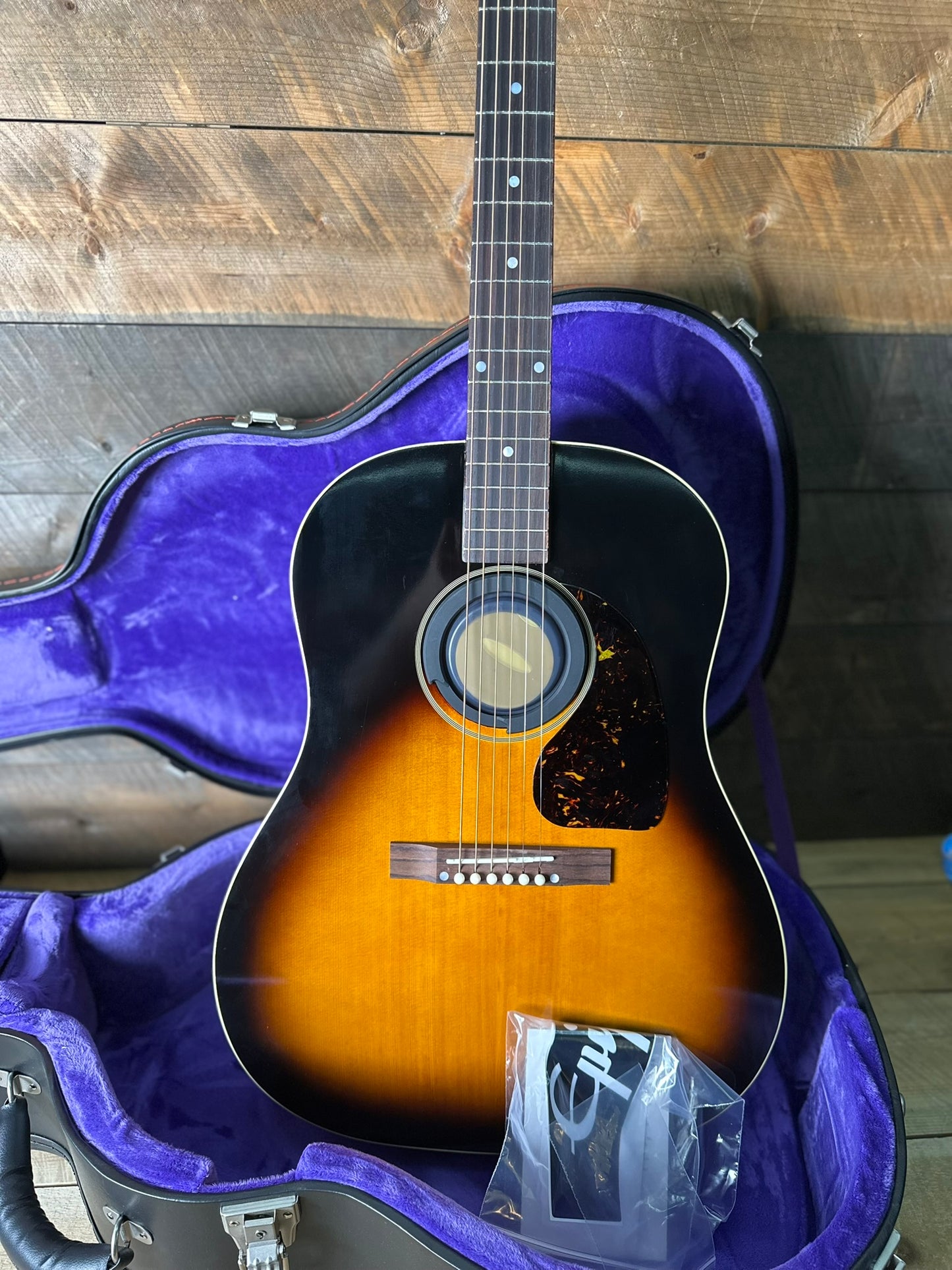 Epiphone Inspired By Gibson Custom 1942 Banner J-45 Reissue - Vintage Sunburst 25021500120